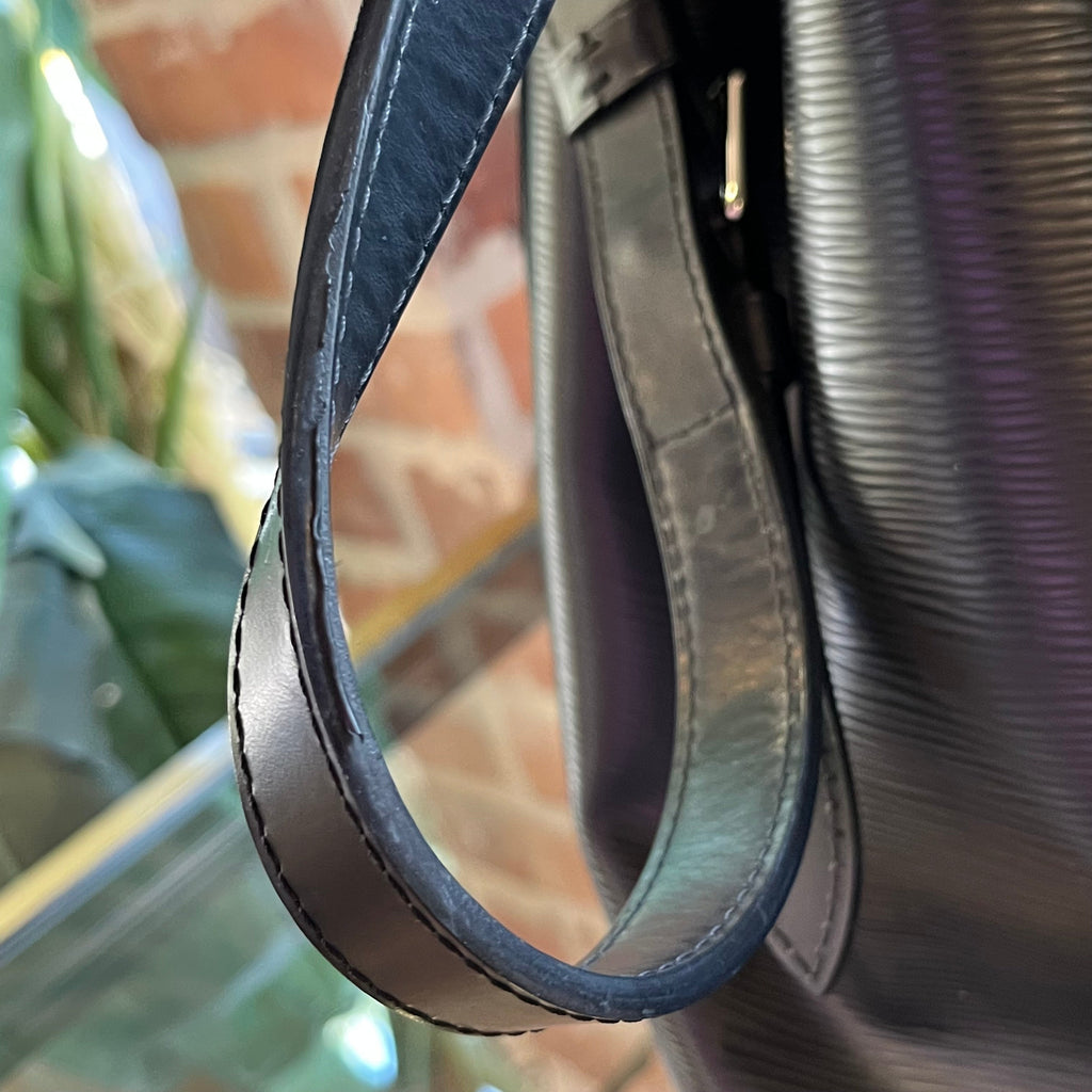 LOUIS VUITTON Noé Black Epi Leather Bucket Bag