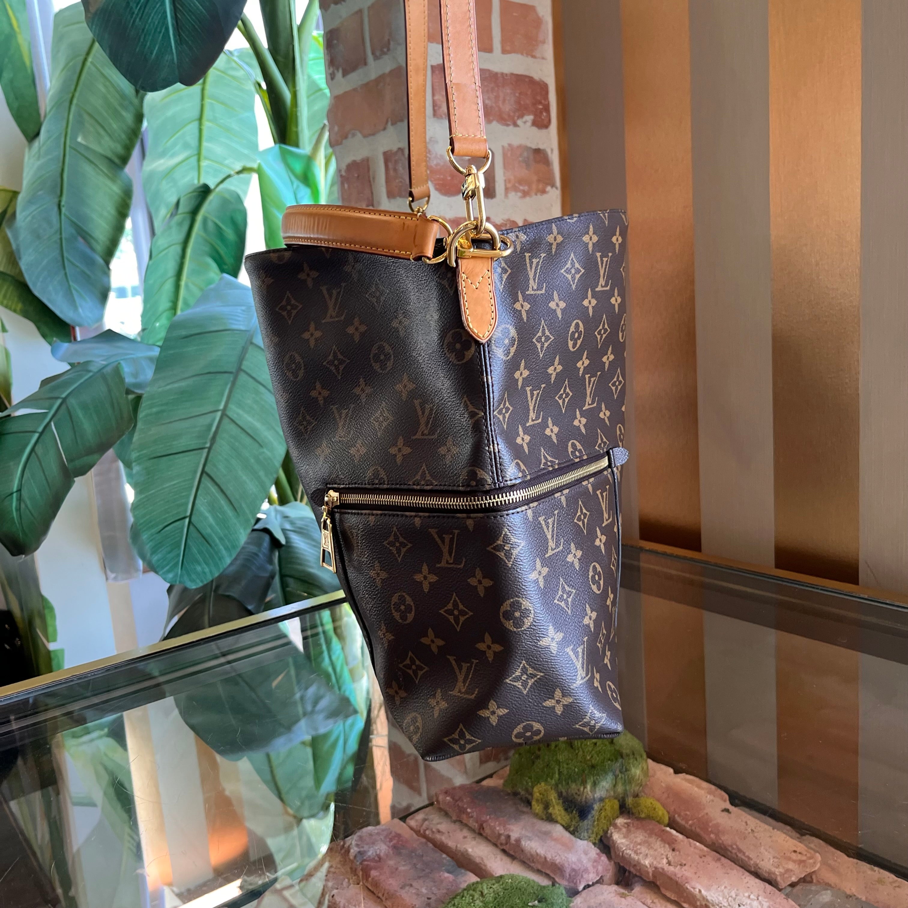 LOUIS VUITTON Melie Brown Monogram Hobo Canvas