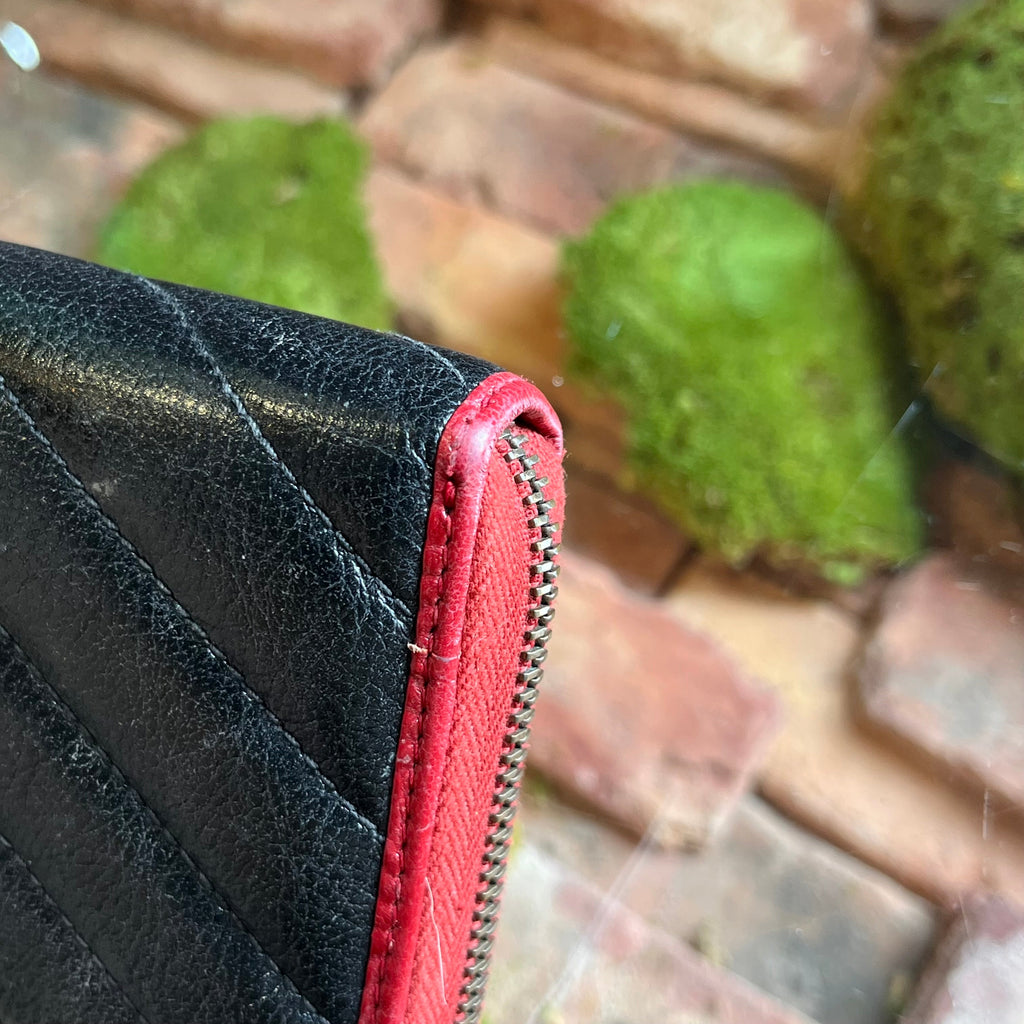 GUCCI Vintage Effect Calfskin Matelasse Diagonal Torchon GG Marmont Zip Around Wallet