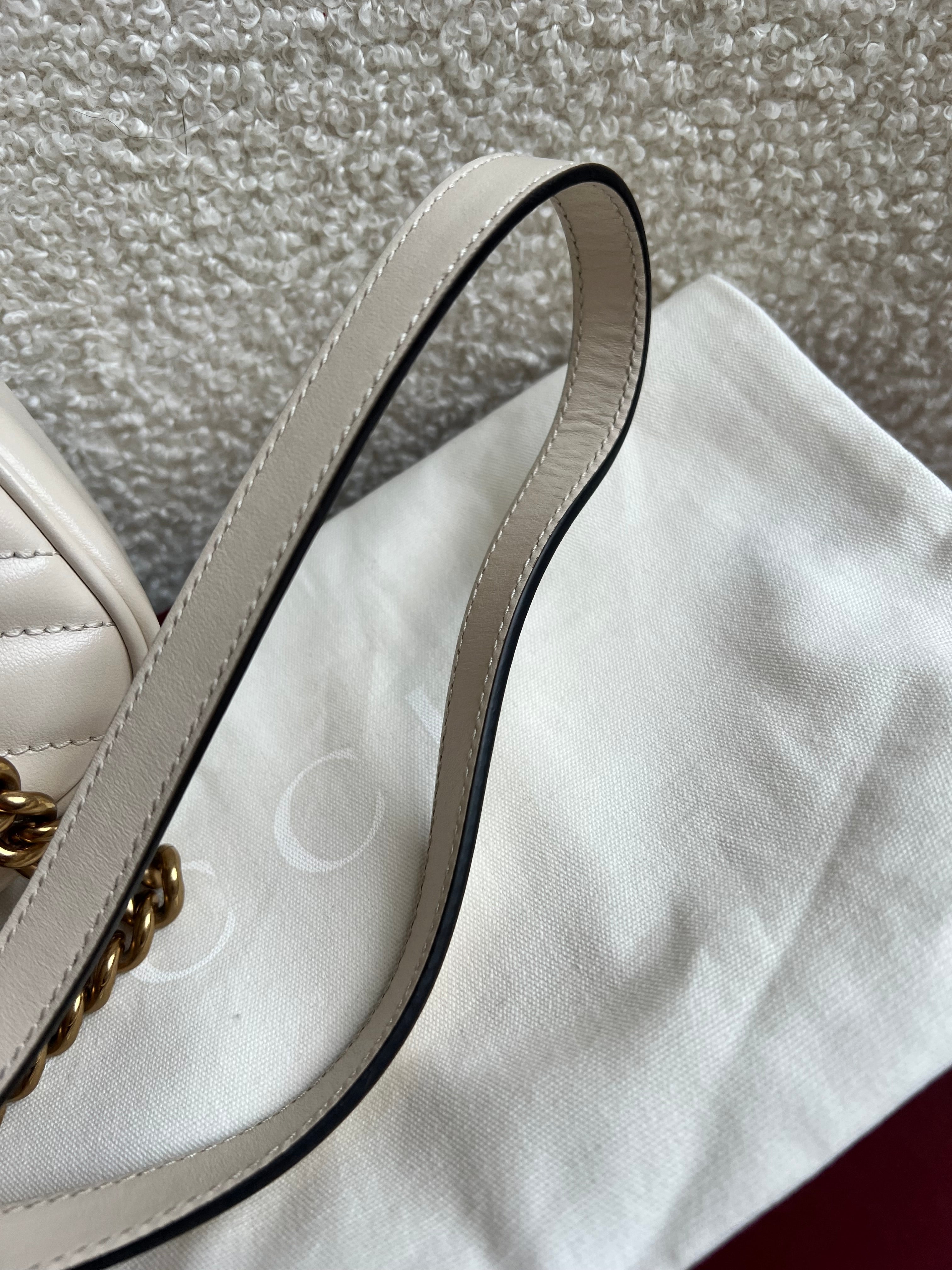 Gucci GG White Marmont Mini Shoulder Bag (RRP £1,890)