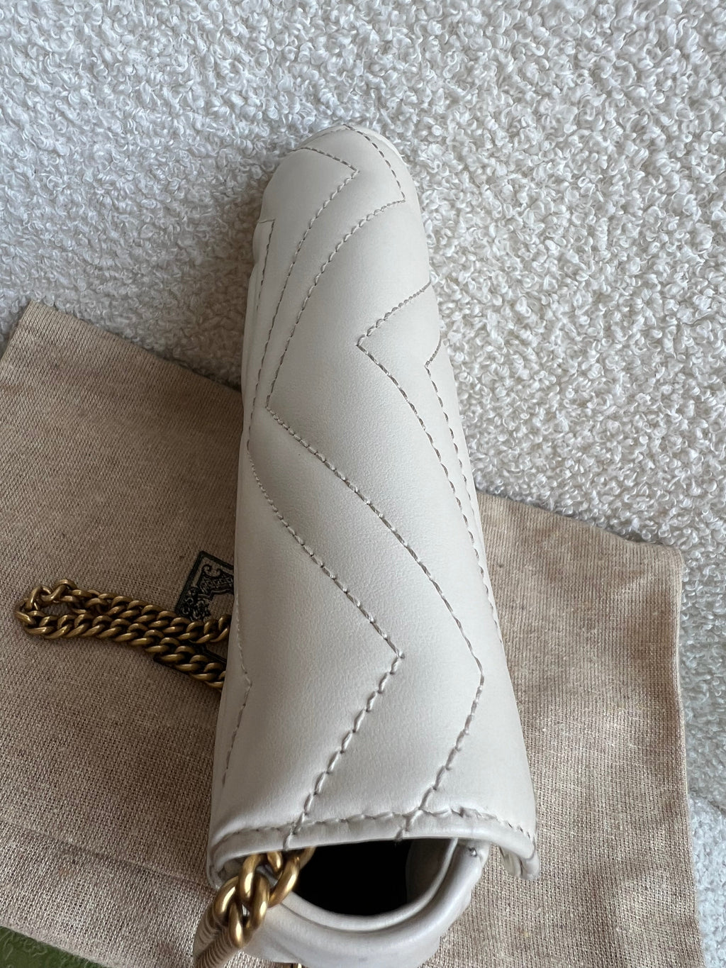 Gucci GG White Marmont Super Mini Shoulder Bag (RRP £985)