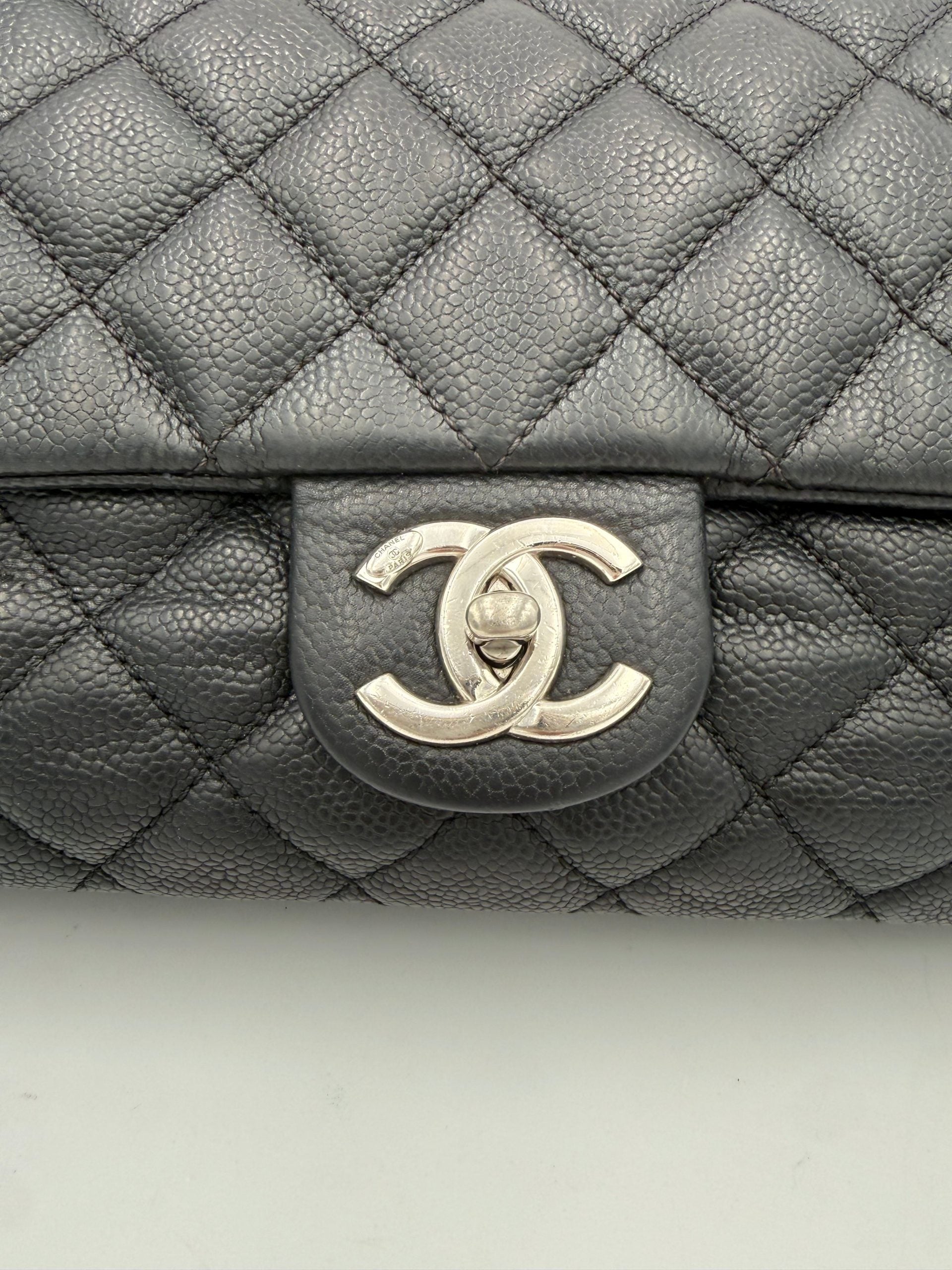 Chanel CHANEL Timeless Classique “ZIP FLAP BAG” Women's Handbag (Pre-Owned)