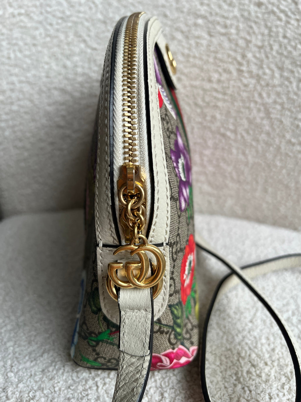 Gucci White Flora Supreme Rounded Top Shoulder Bag (RRP £1,080)
