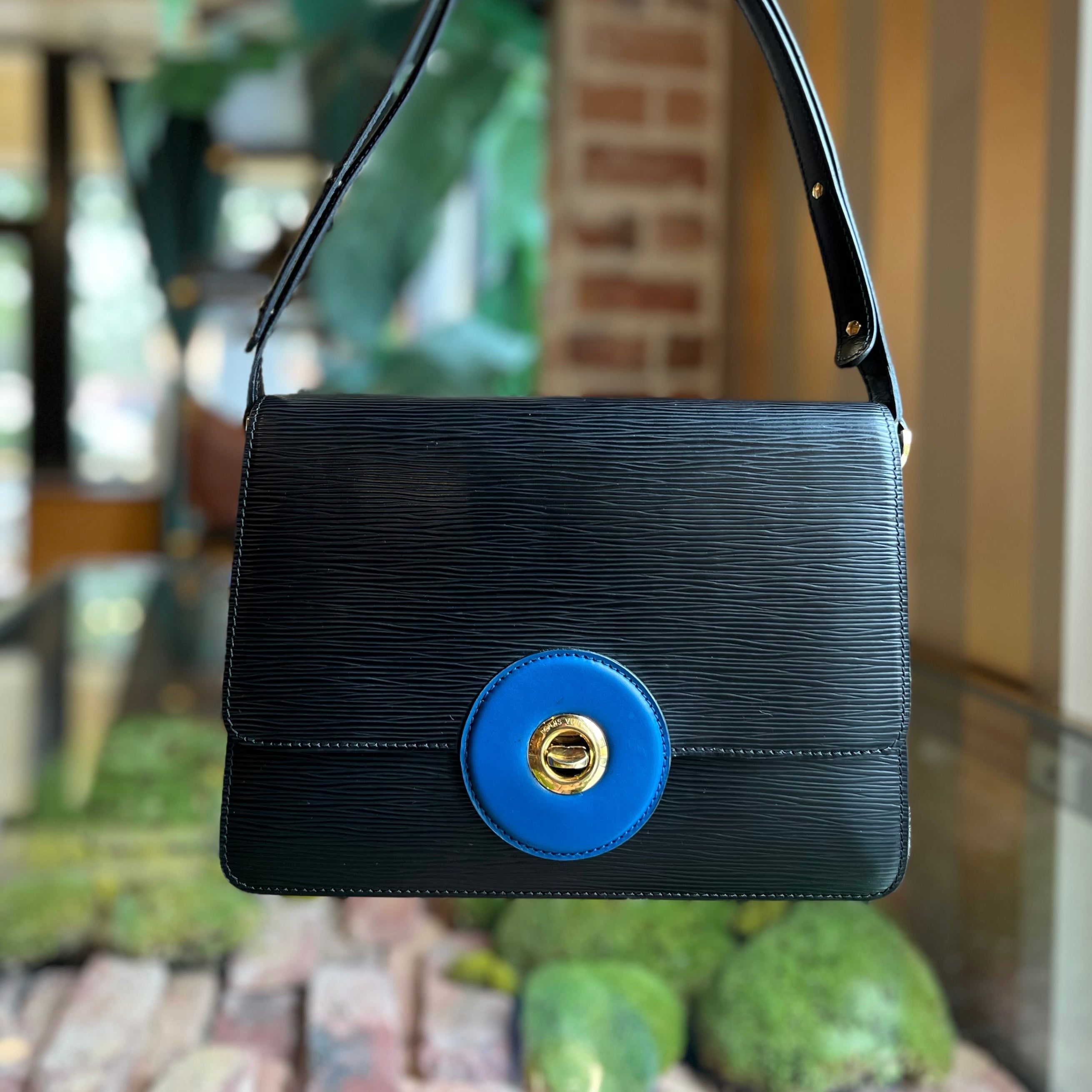 LOUIS VUITTON Friedland Pochette Black Blue Epi Leather Shoulder Bag