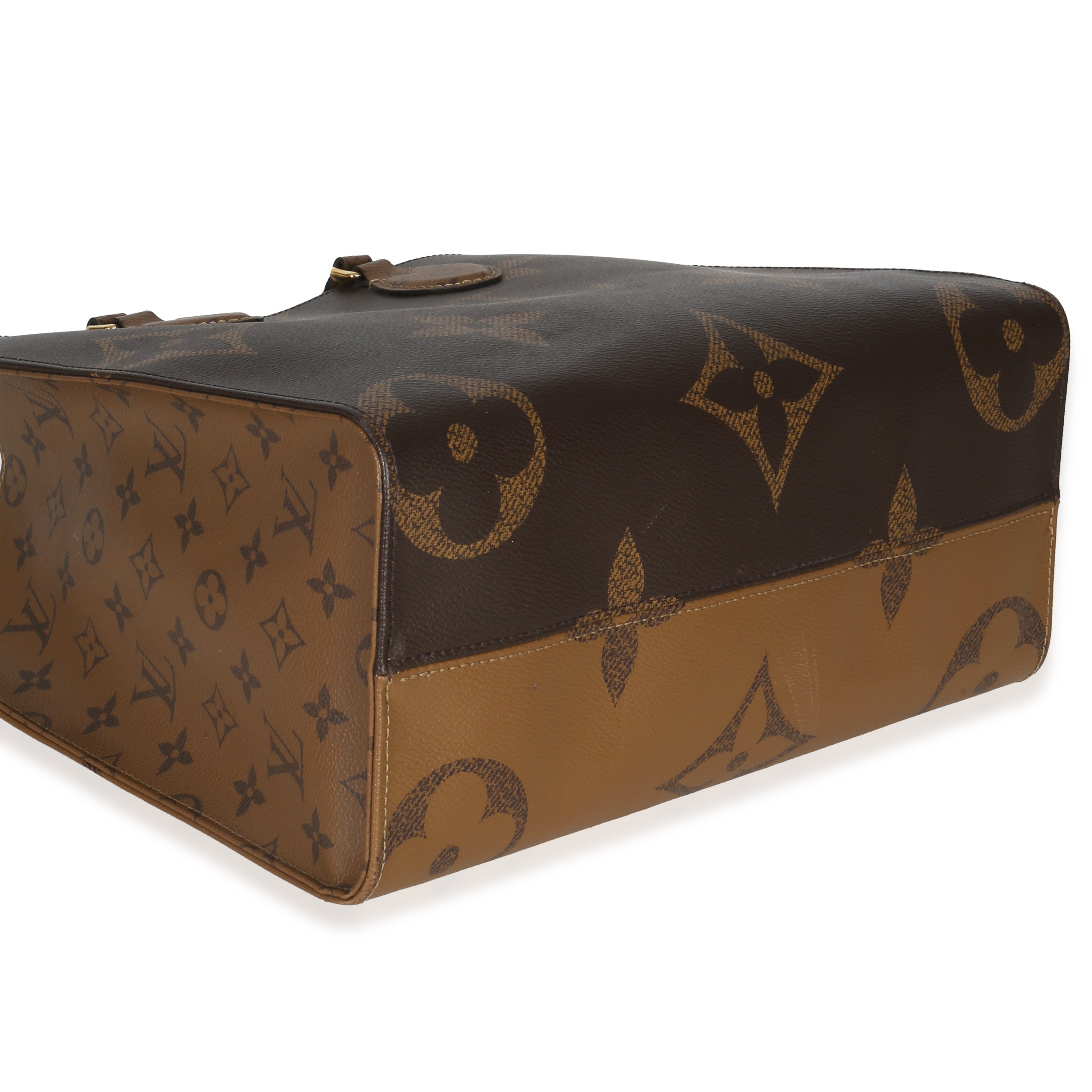 Reverse Monogram Giant Canvas Onthego MM