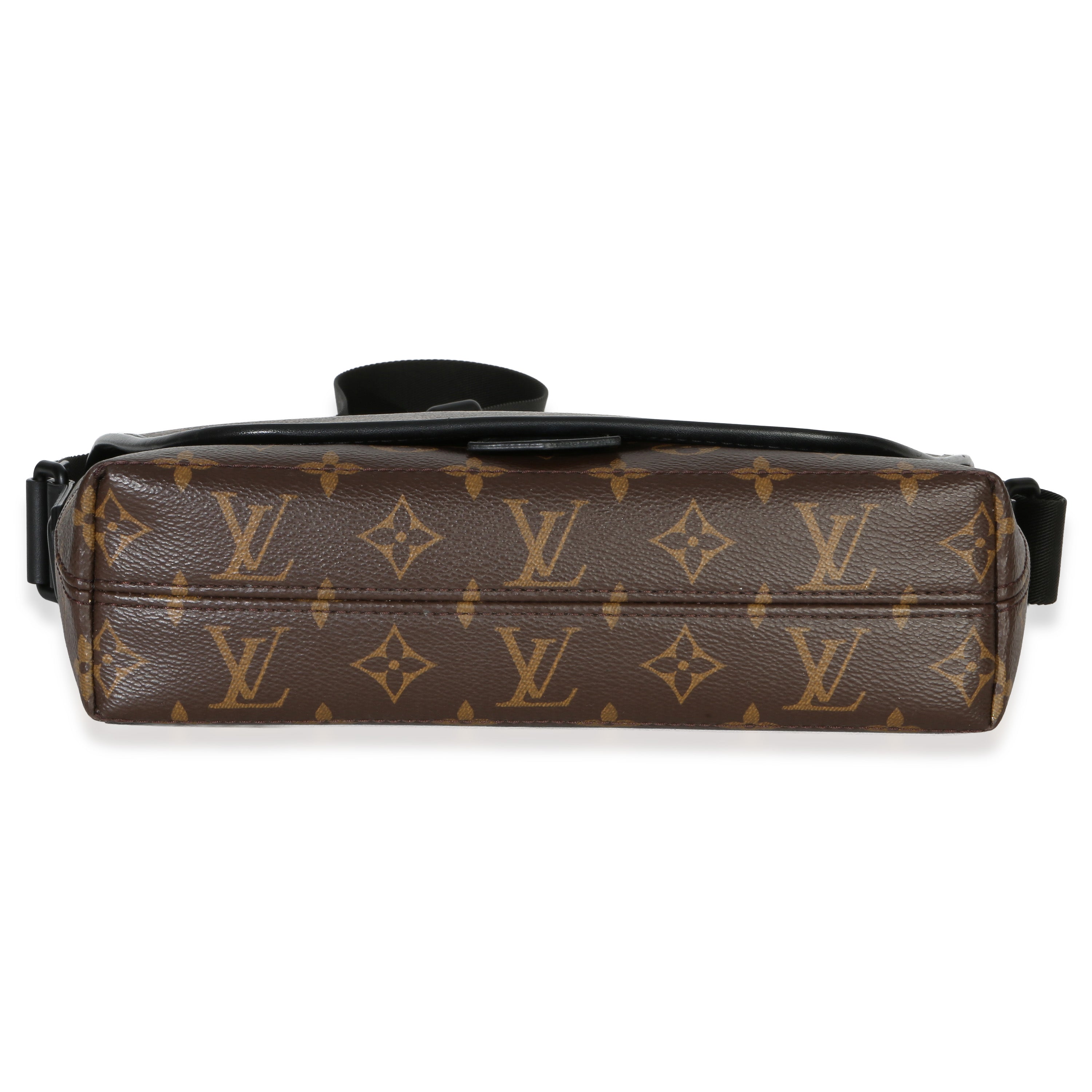 Monogram Macassar Canvas Magnetic Messenger