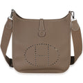 Etoupe Epsom Evelyne III PM 29 PHW