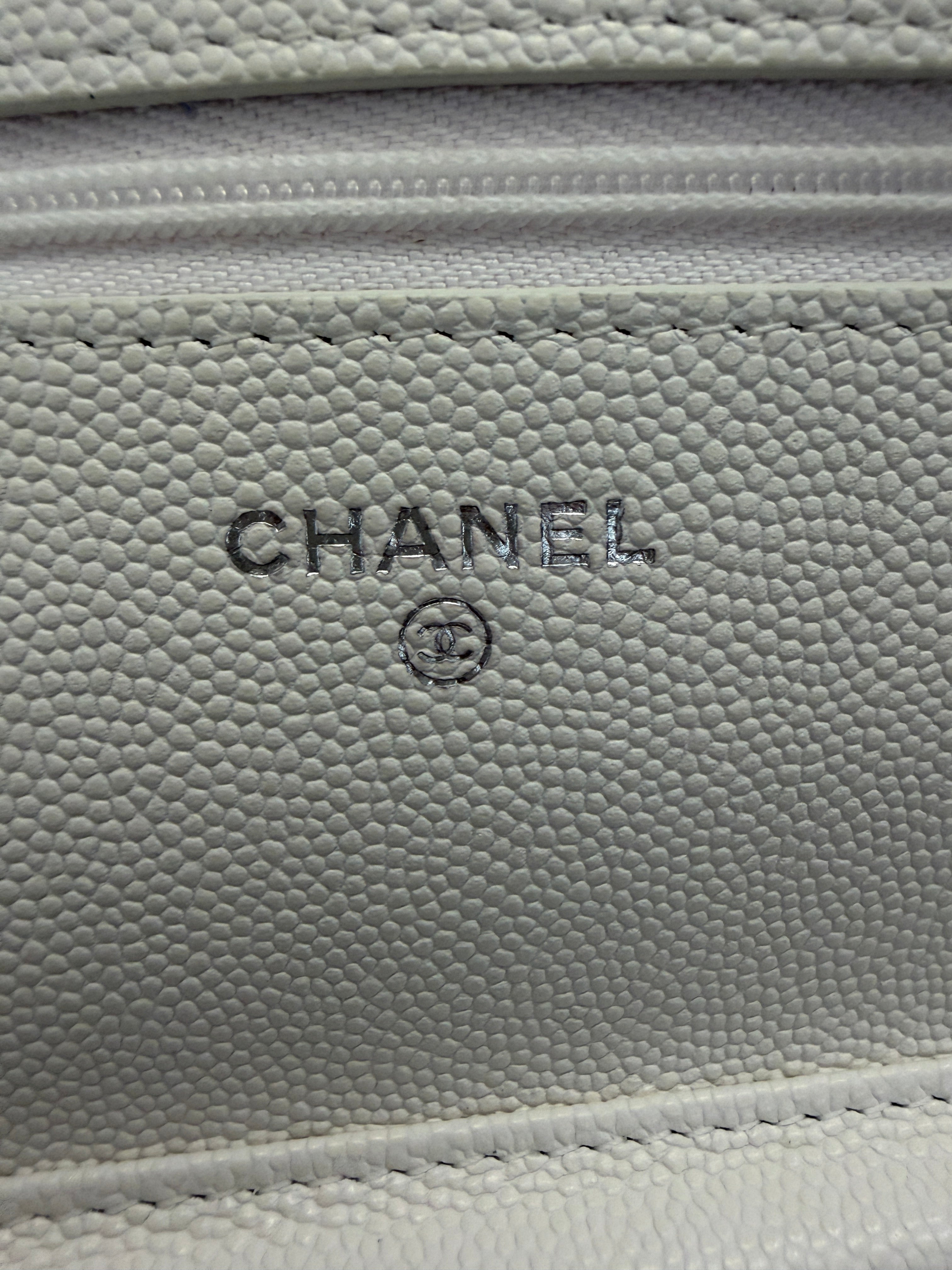 White Pink Quilted Caviar Woven CC Wallet On Chain
