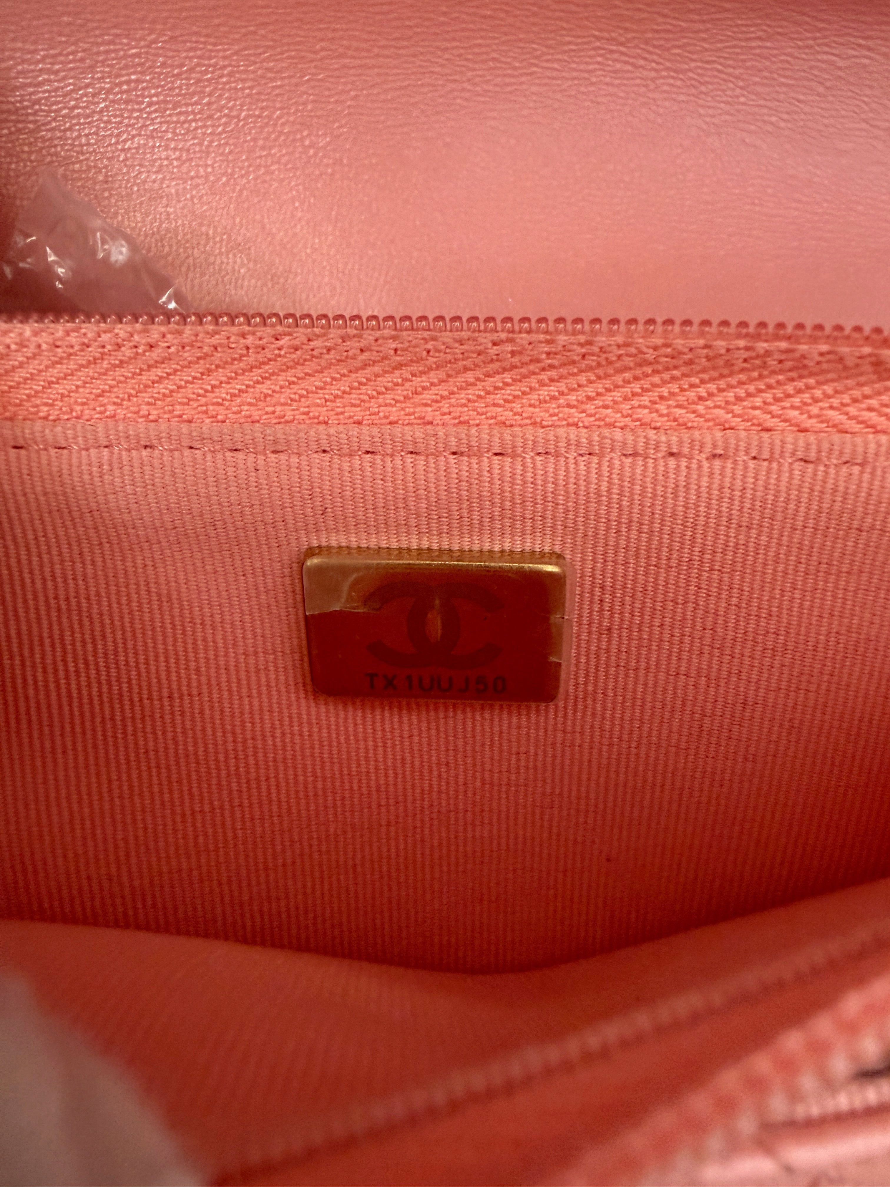 Iridescent Pink Quilted Lambskin CC Wallet On Chain