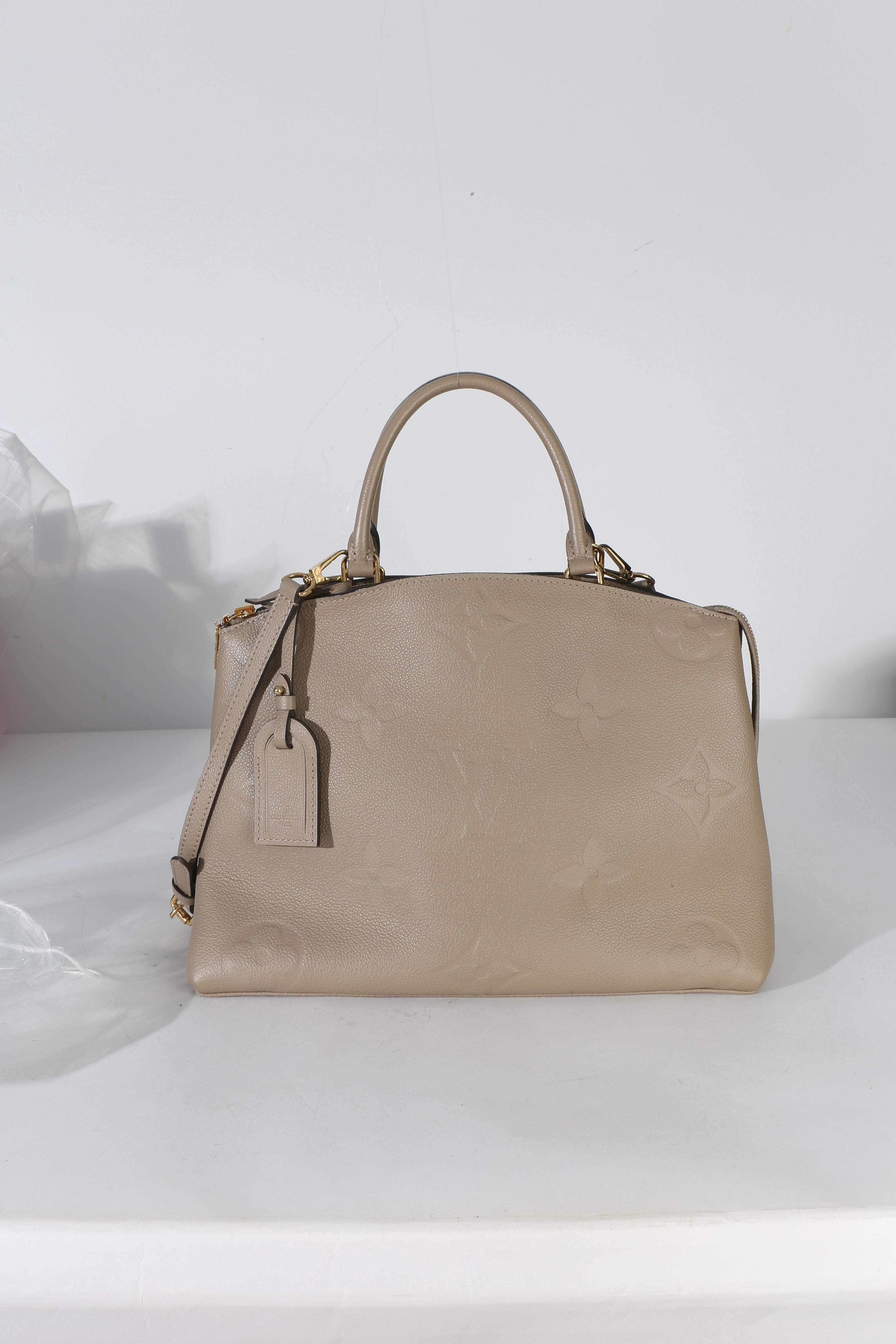 Tourterelle Giant Monogram Empreinte Grand Palais Tote