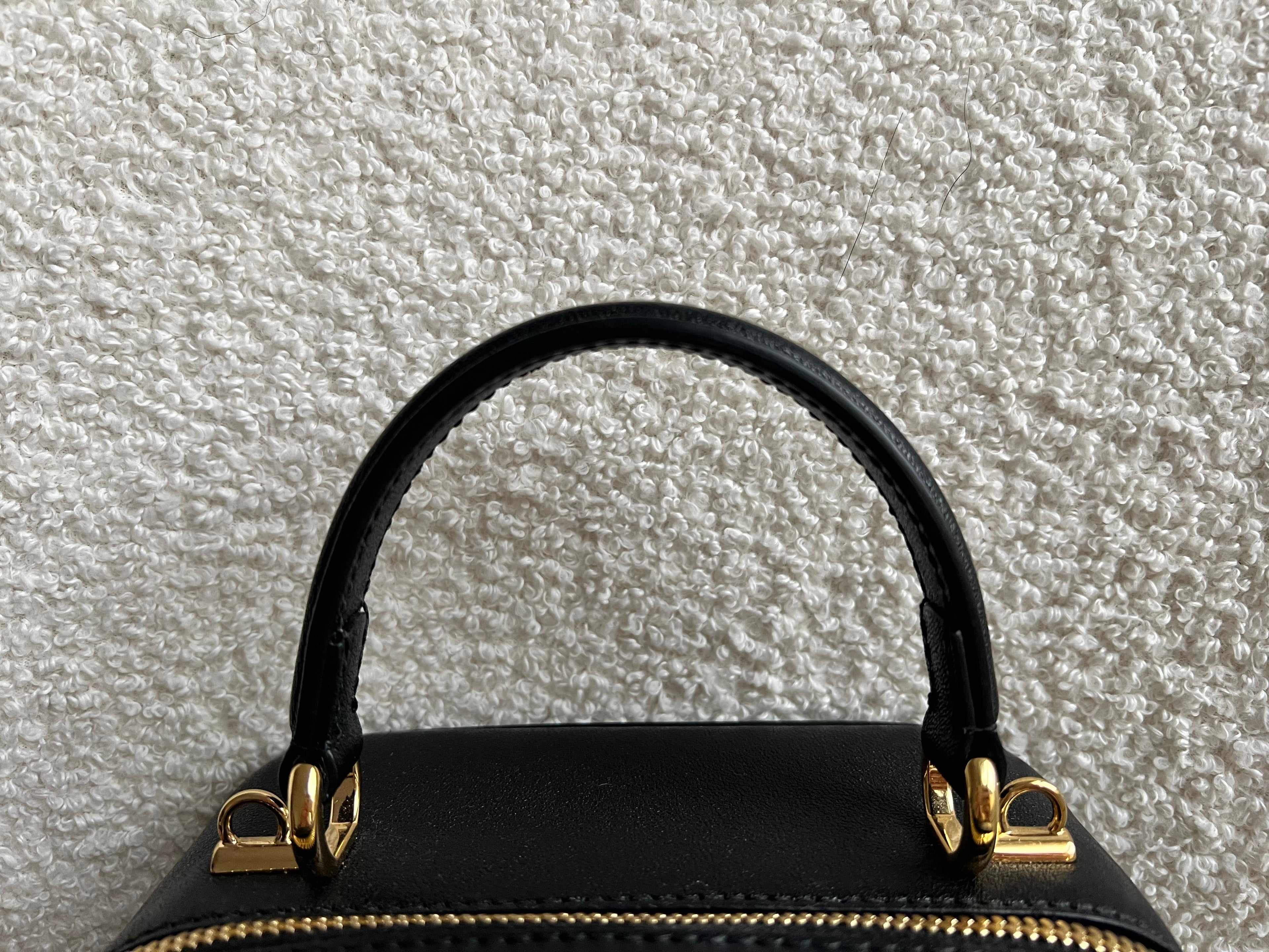 Gucci Black Small Top Handle Blondie Shoulder Bag (RRP £1870)
