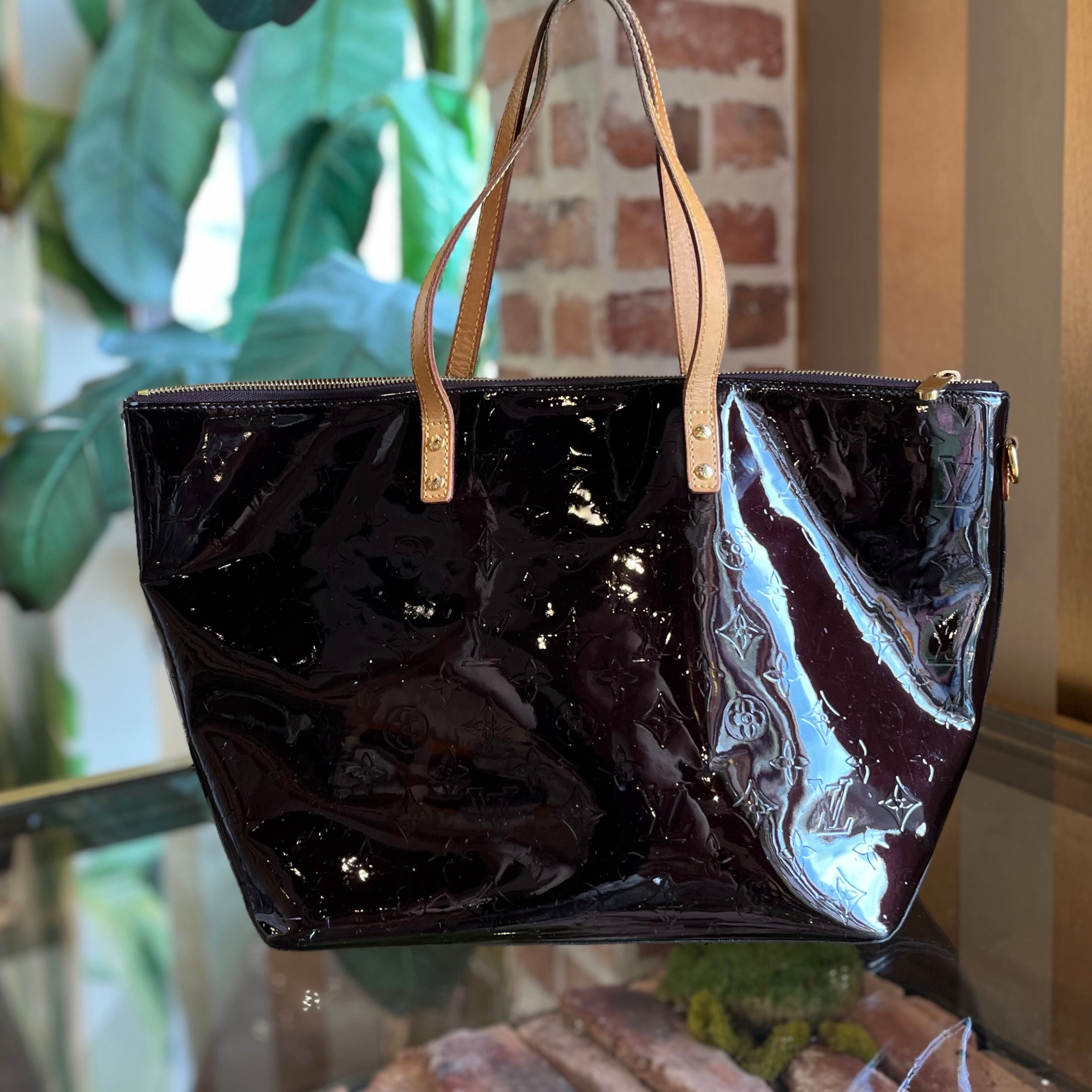 LOUIS VUITTON Bellevue GM Amarante Vernis Monogram Tote Bag