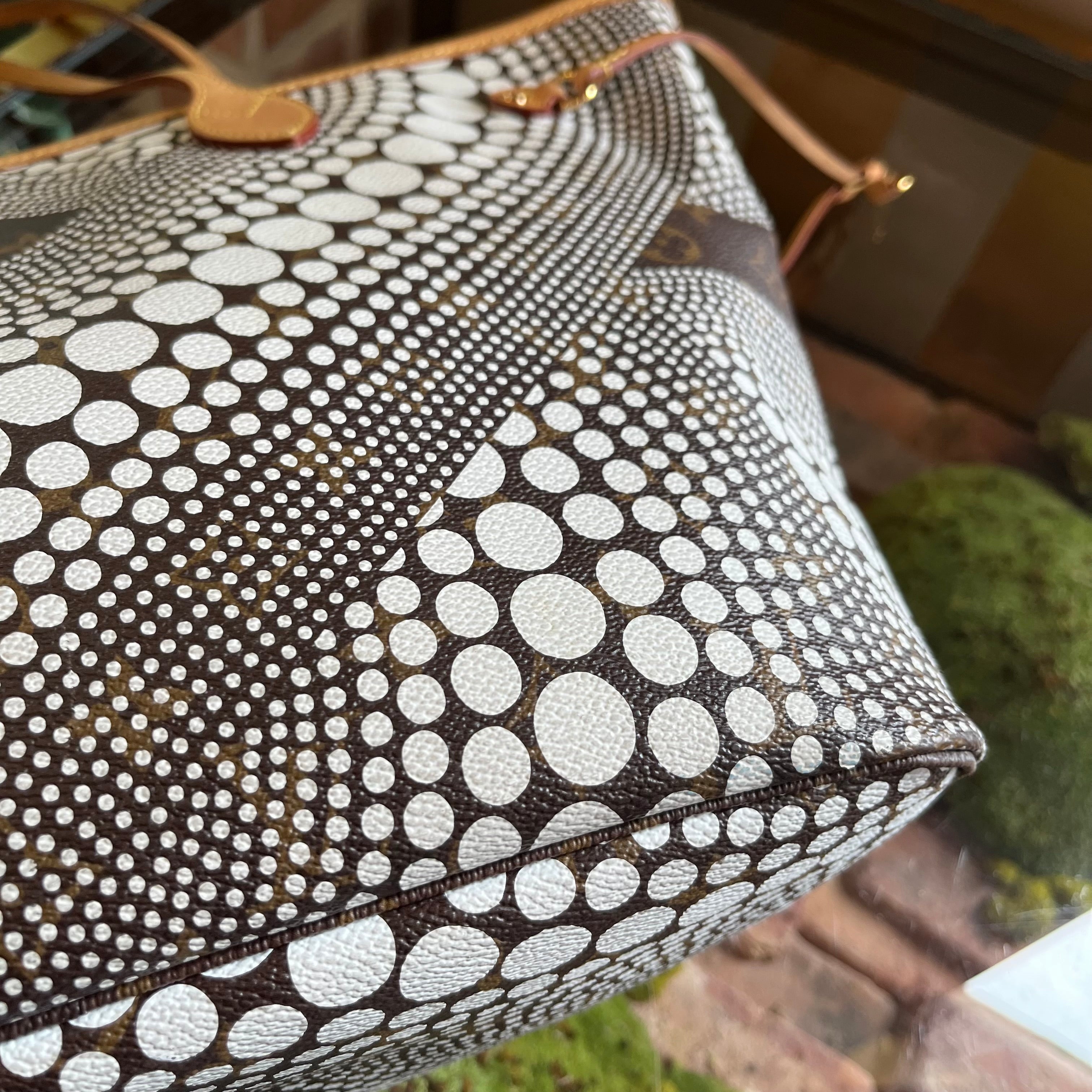 LOUIS VUITTON Neverfull MM Yayoi Kusama Infinity Dots Monogram Canvas Tote