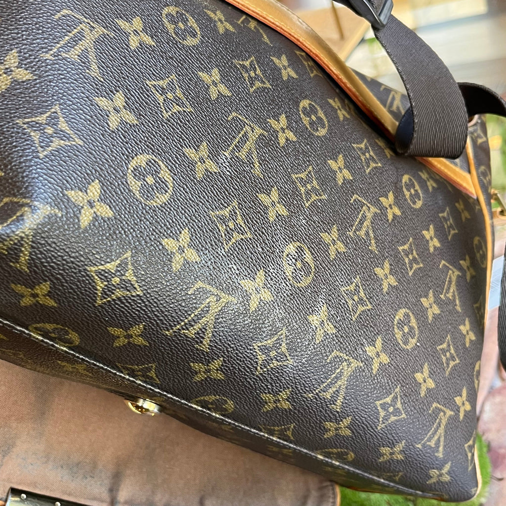 LOUIS VUITTON Abbesses Brown Monogram Canvas Messenger Bag