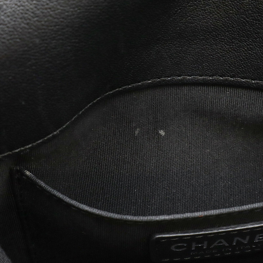Chanel Black Leather Shoulder Bag (Pre-Owned)