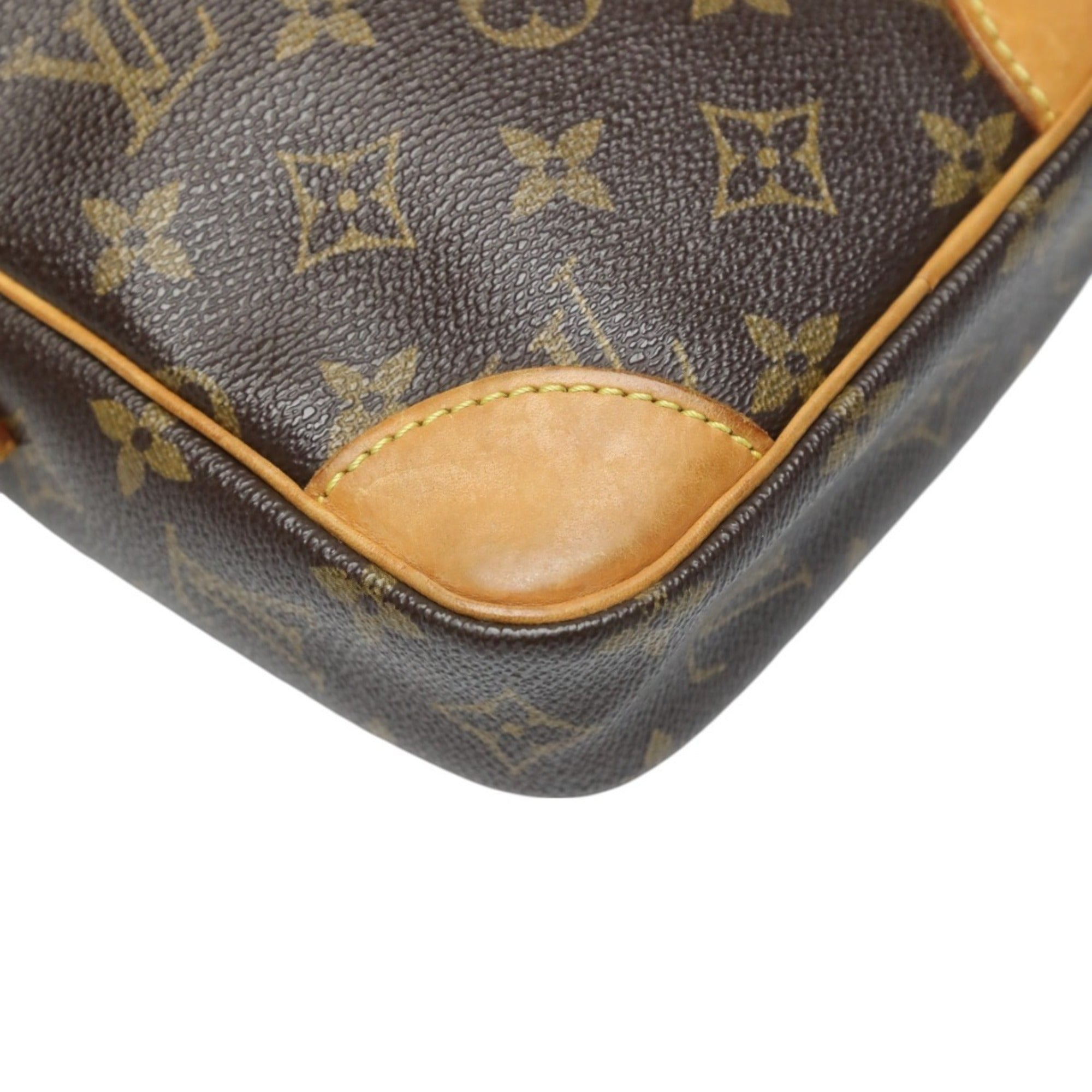Louis Vuitton Brown Monogram Canvas Shoulder Bag (Pre-Owned)