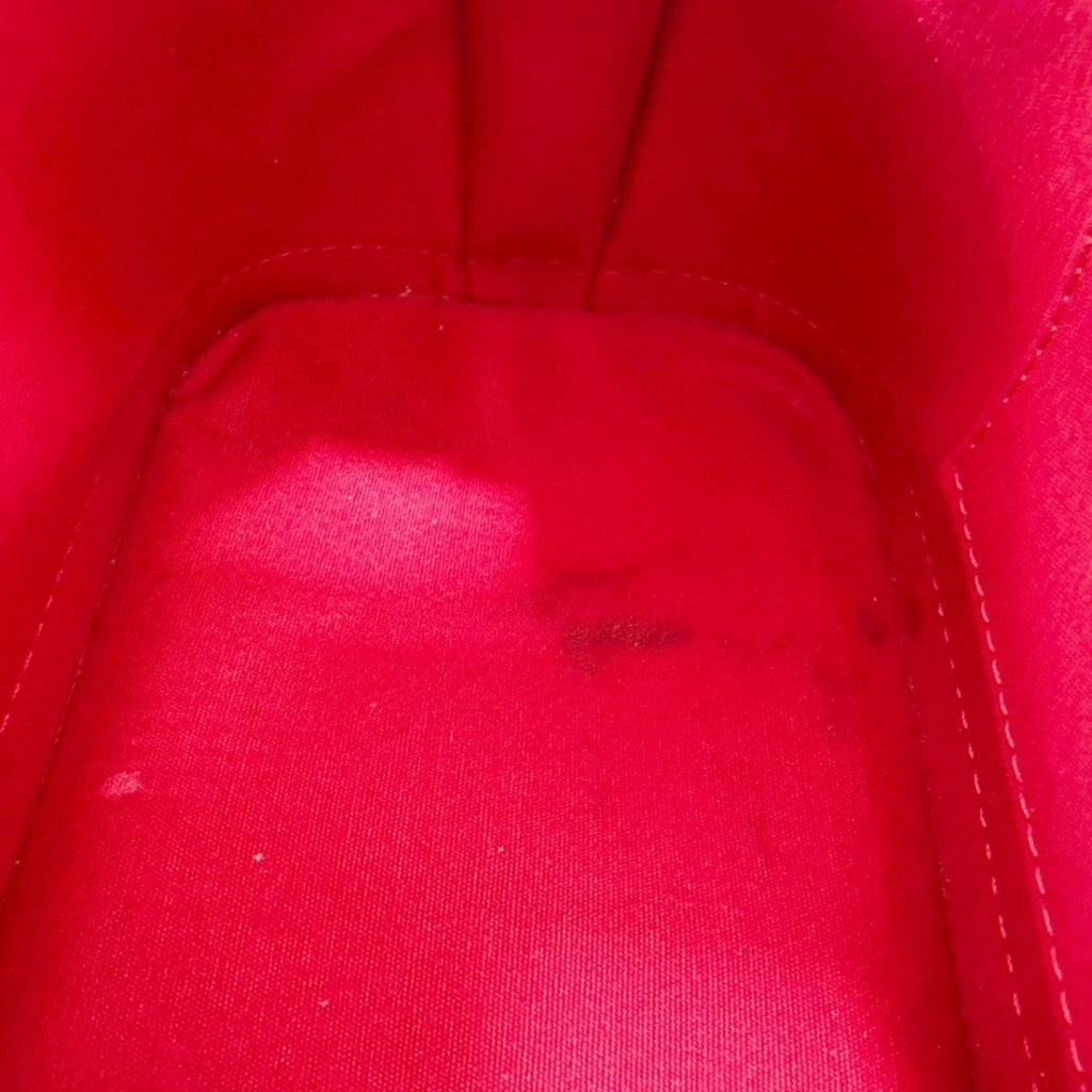 Louis Vuitton Pomme D'amour Red Color Monogram Vernis Handbag (Pre-Owned)