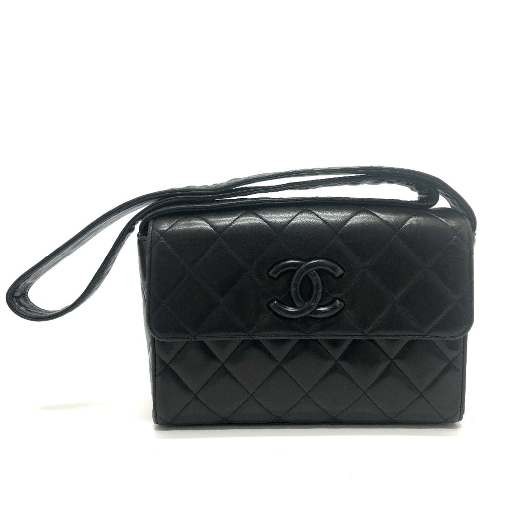 Chanel Black Leather Shoulder Bag (Pre-Owned)