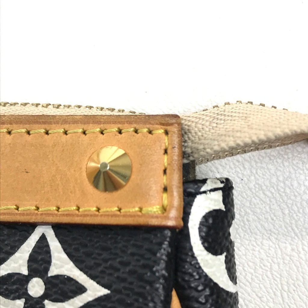 Louis Vuitton Black Other Pouch (Pre-Owned)