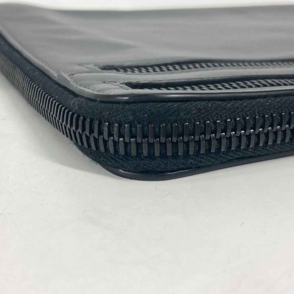 Fendi Gray Leather Clutch Bag (Pre-Owned)