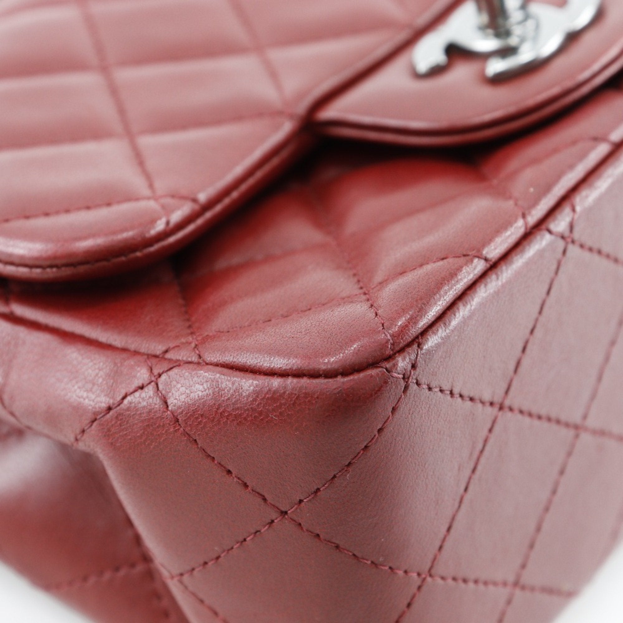 Chanel Red Color Leather Shoulder Bag (Pre-Owned)