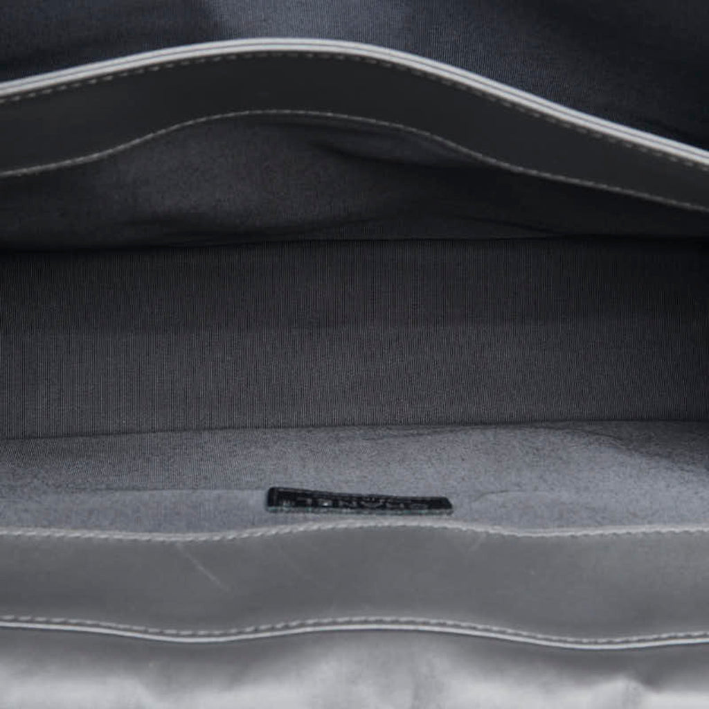 Chanel Gray Leather Shoulder Bag (Pre-Owned)