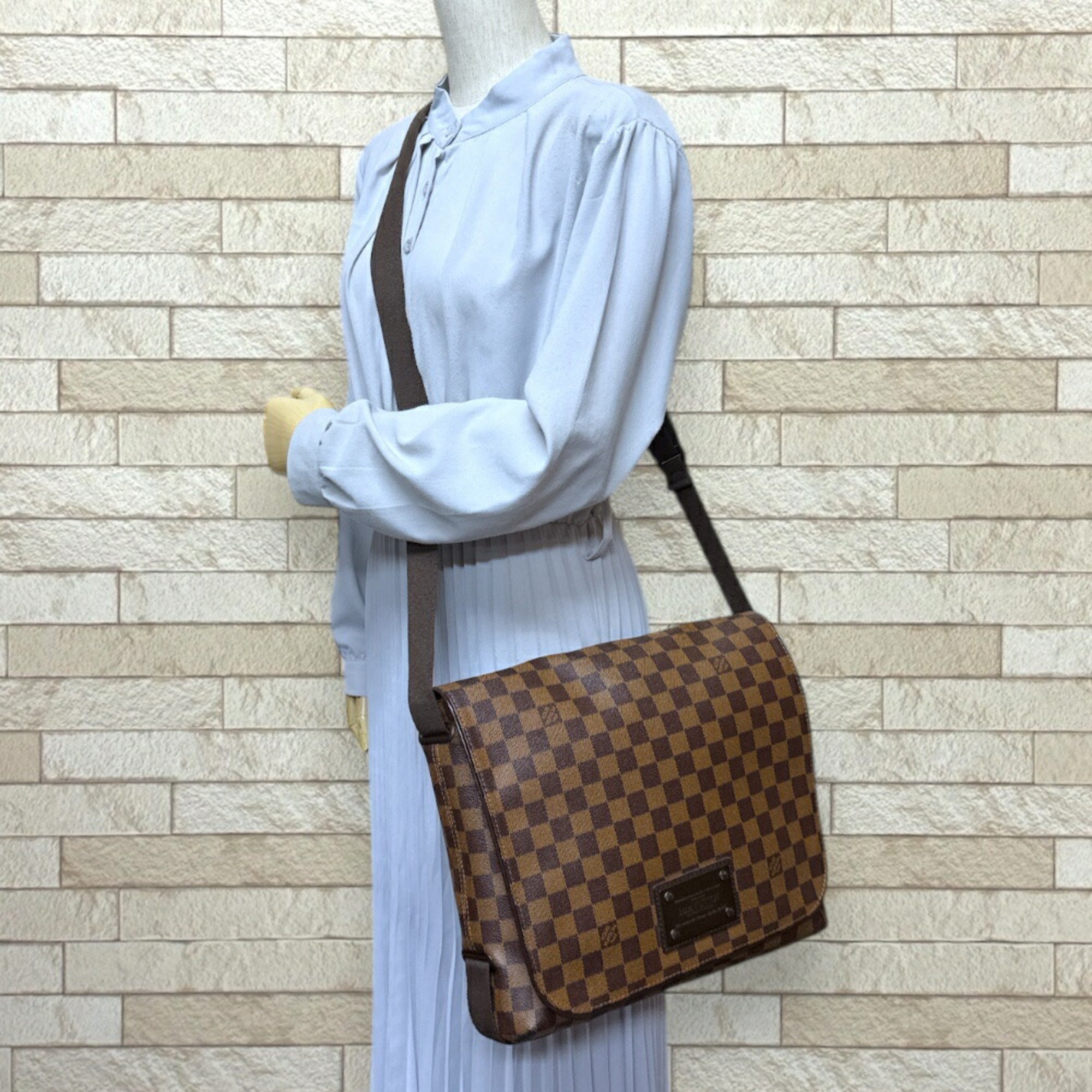 Louis Vuitton Damier Brown Damier Canvas Damier Canvas Shoulder Bag (Pre-Owned)