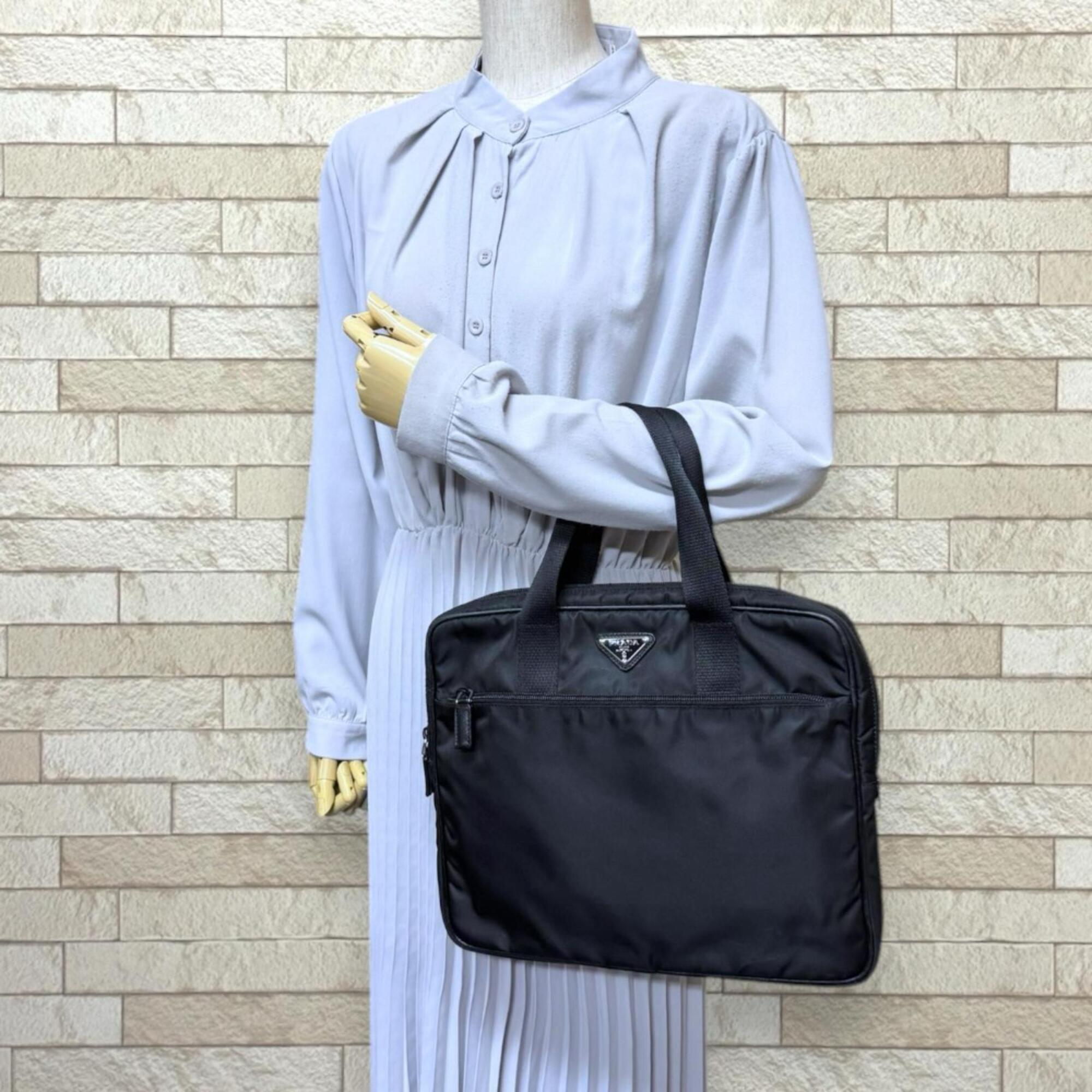 Prada Black Nylon Shoulder Bag (Pre-Owned)