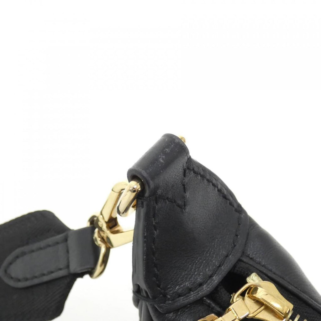 Louis Vuitton Black Leather Shoulder Bag (Pre-Owned)