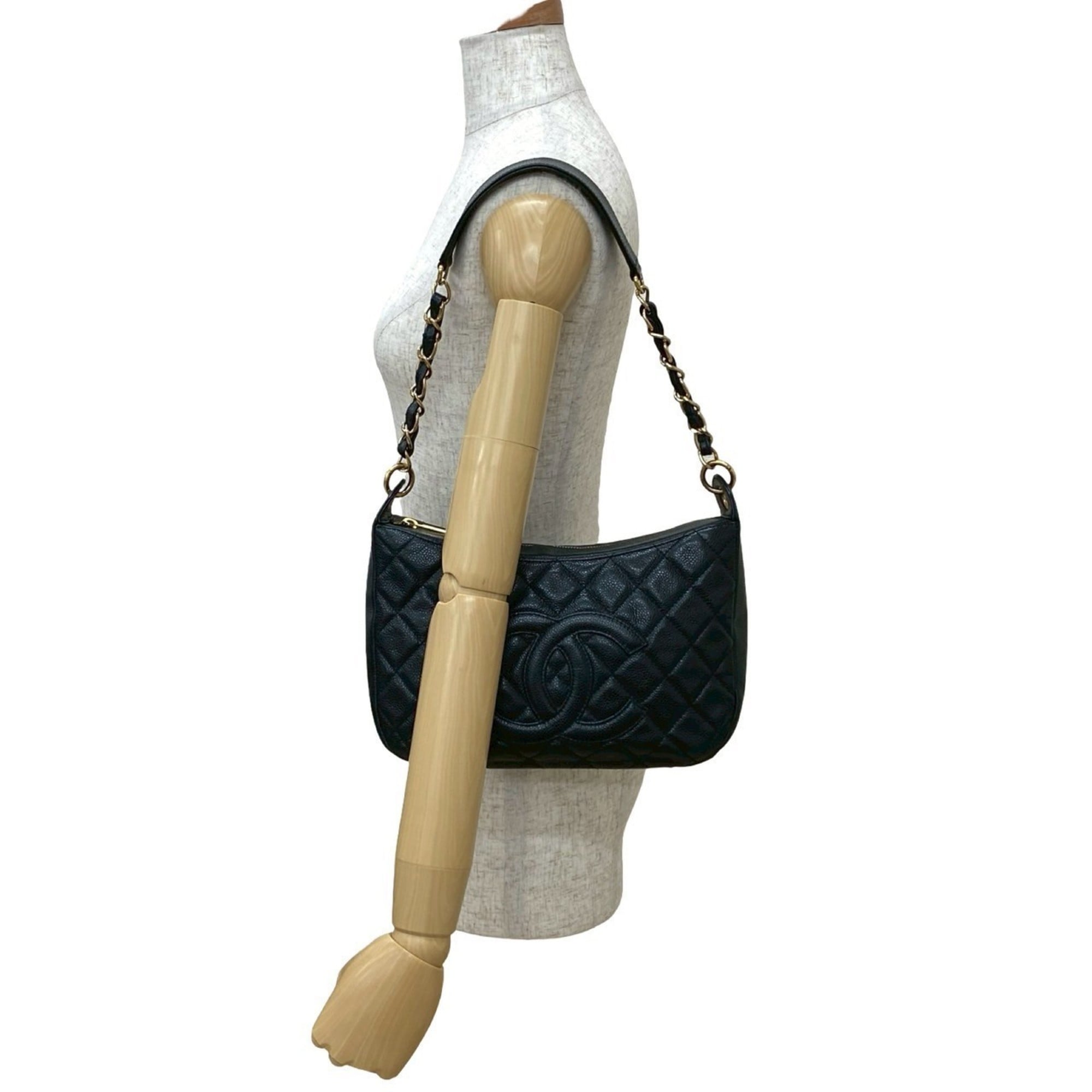Chanel Black Grained Calfskin Handbag Shoulder Bag (Pre-Owned)