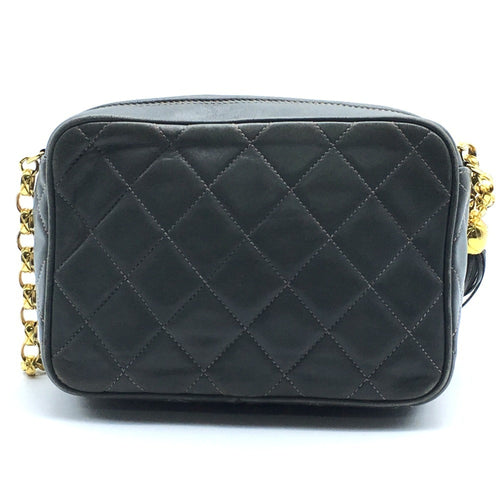 Chanel Gray Leather Shoulder Bag (Pre-Owned)