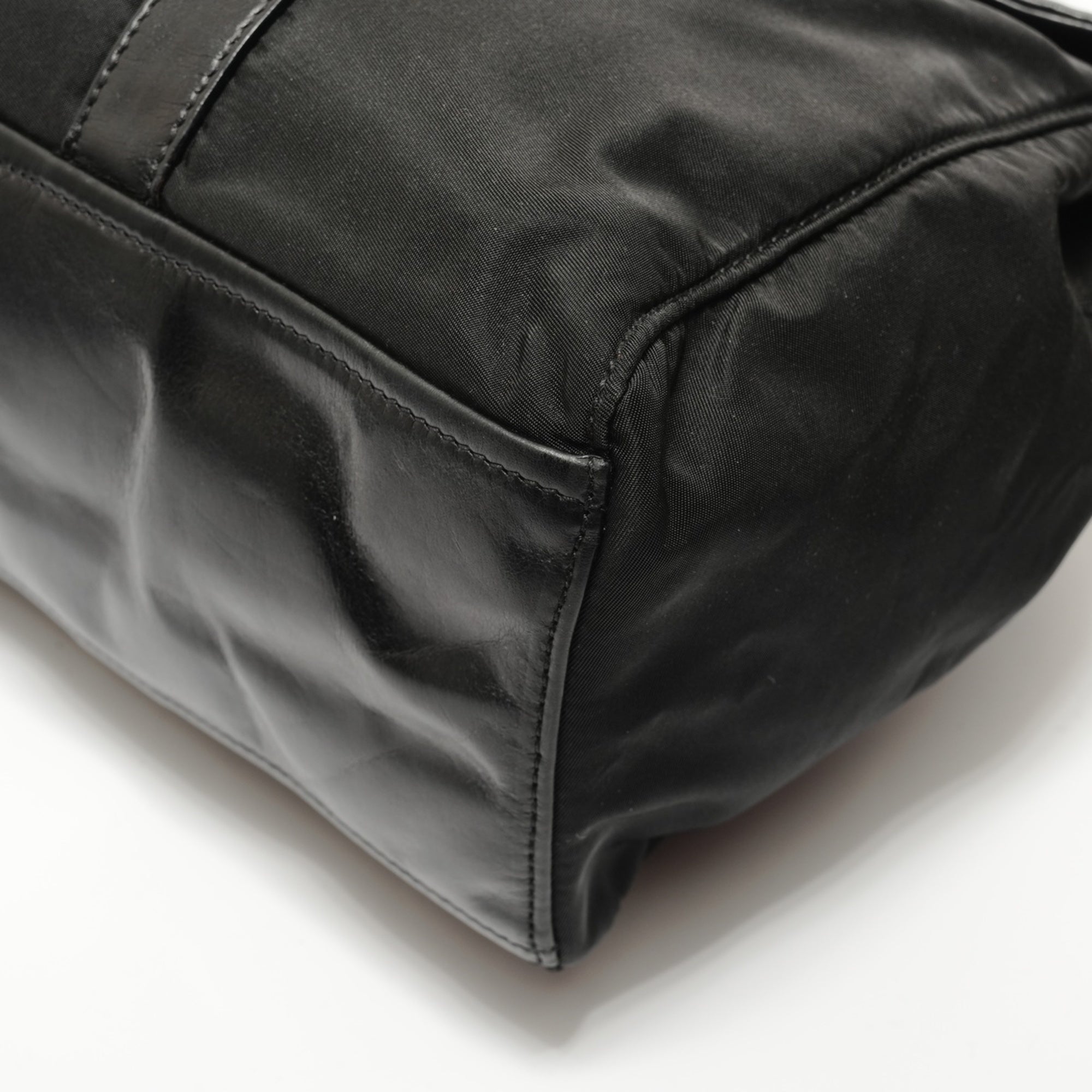 Prada Black Nylon Leather Shoulder Bag (Pre-Owned)