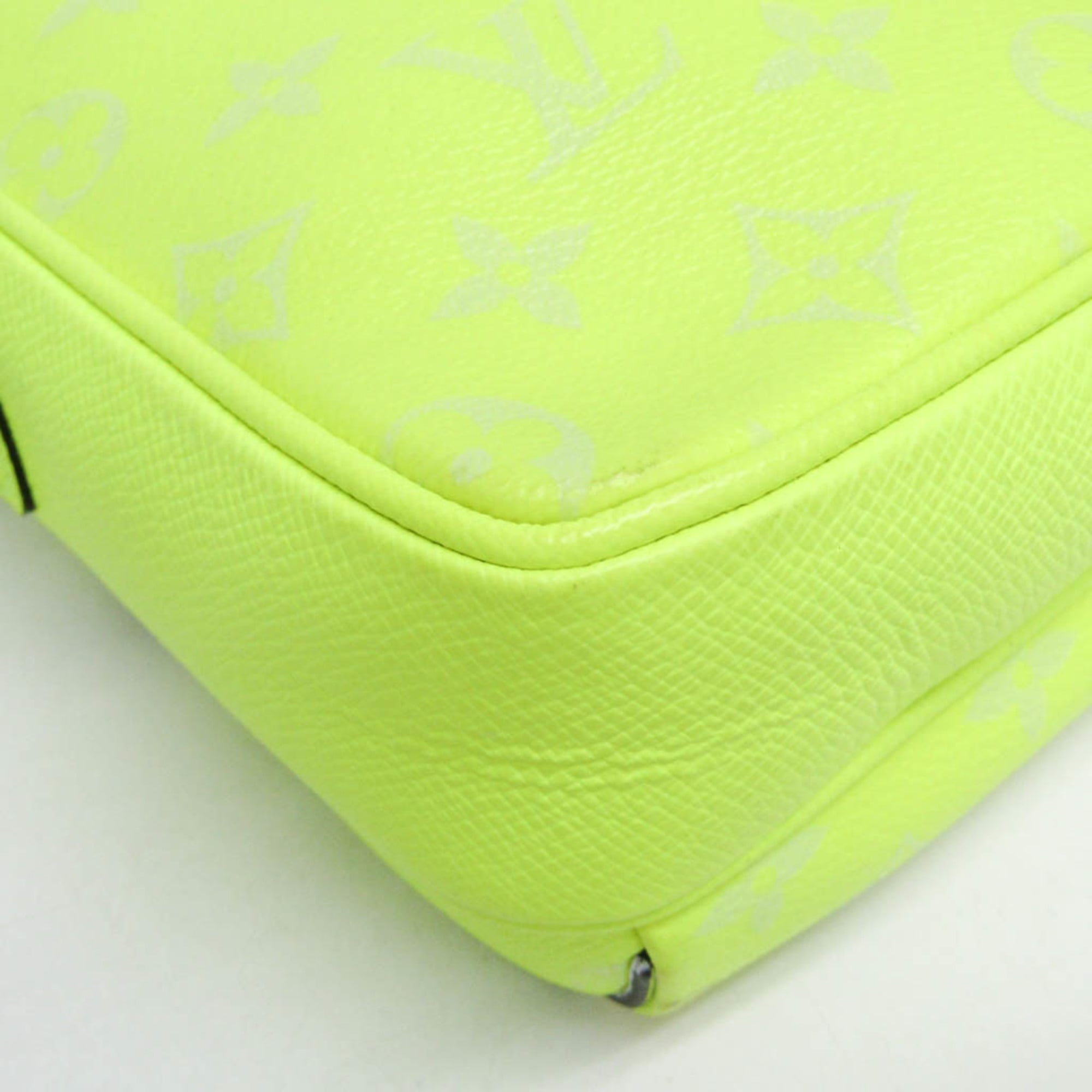 Louis Vuitton Outdoor Messenger Bag Monogram Taigarama Yellow Canvas Shoulder Bag Bag (Pre-Owned)