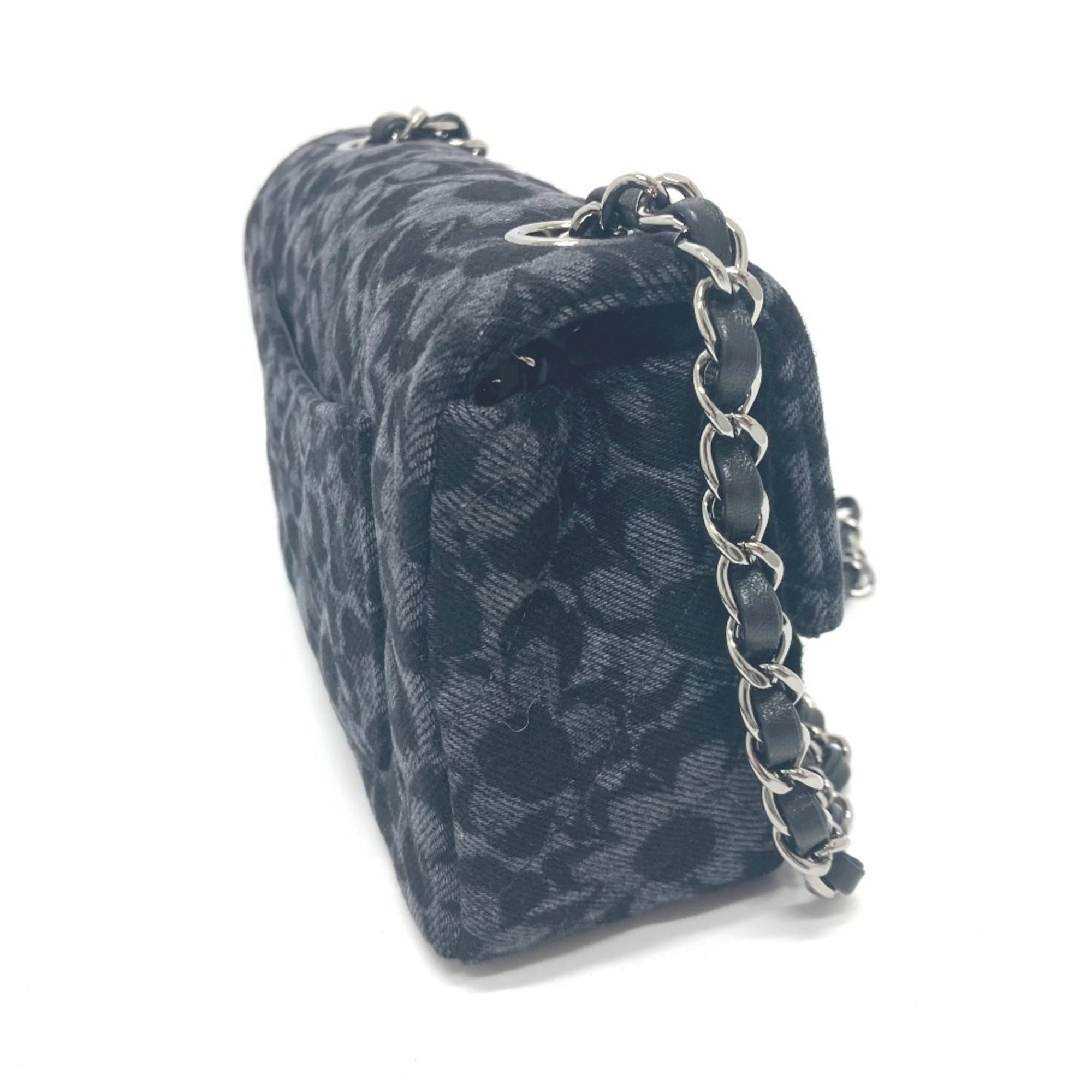 Chanel Black Denim Shoulder Bag (Pre-Owned)