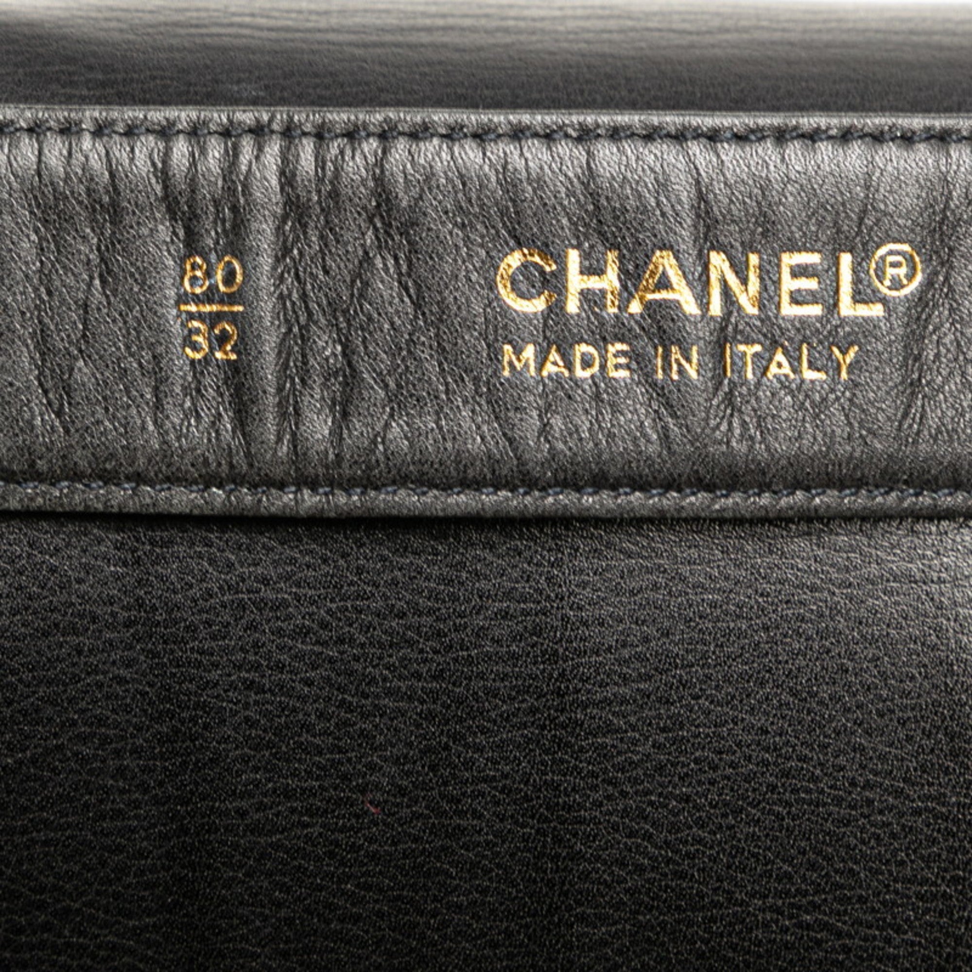 Chanel Black Leather Fanny Pack Shoulder Bag (Pre-Owned)