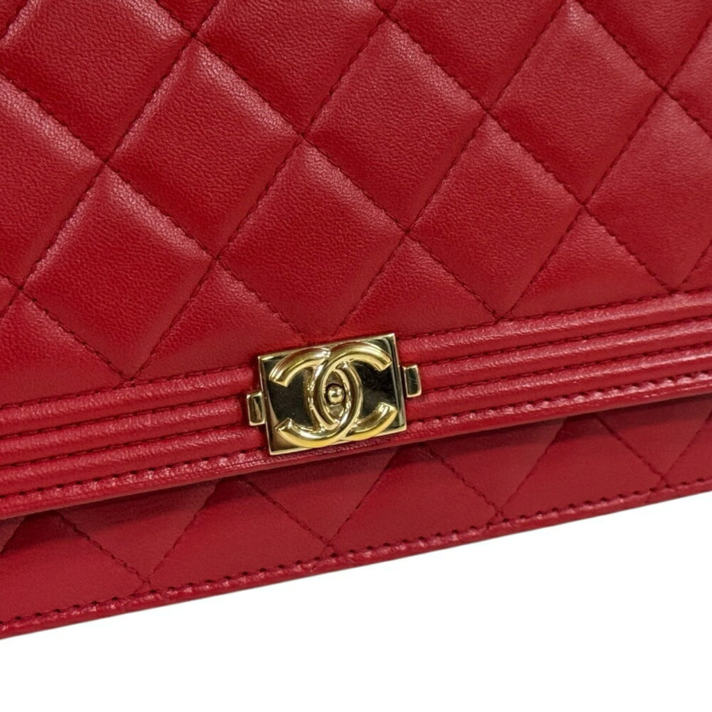 Chanel Boy Chanel Red Color Leather Shoulder Bag (Pre-Owned)