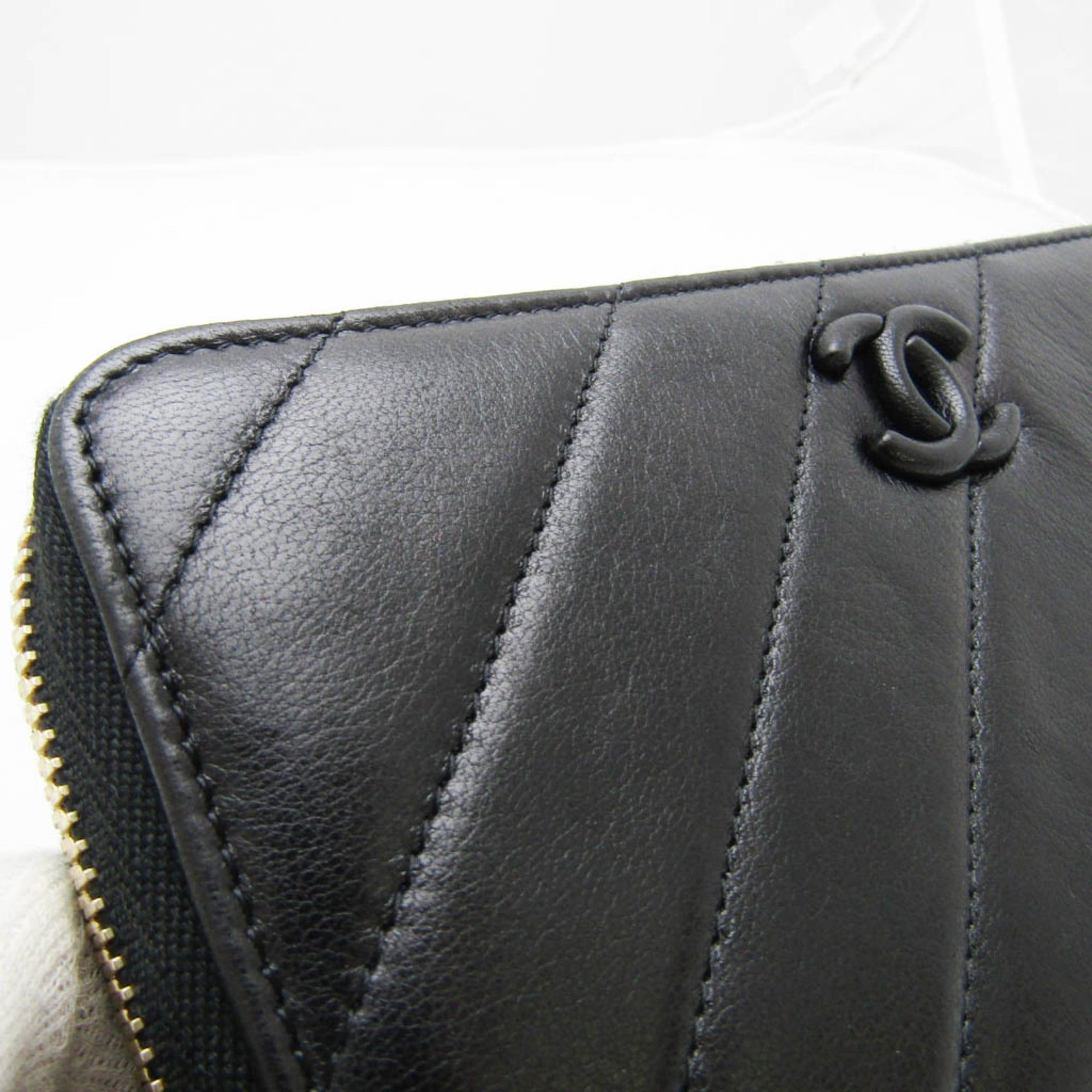 Chanel Black Leather Long Wallet (Bi-Fold) (Pre-Owned)