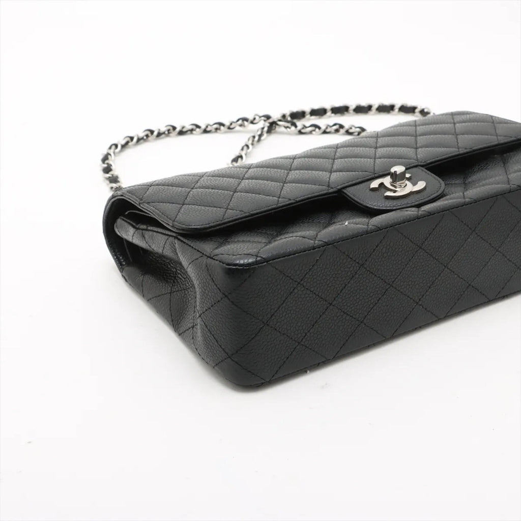 Chanel Matelasse Black Leather Shoulder Bag (Pre-Owned)