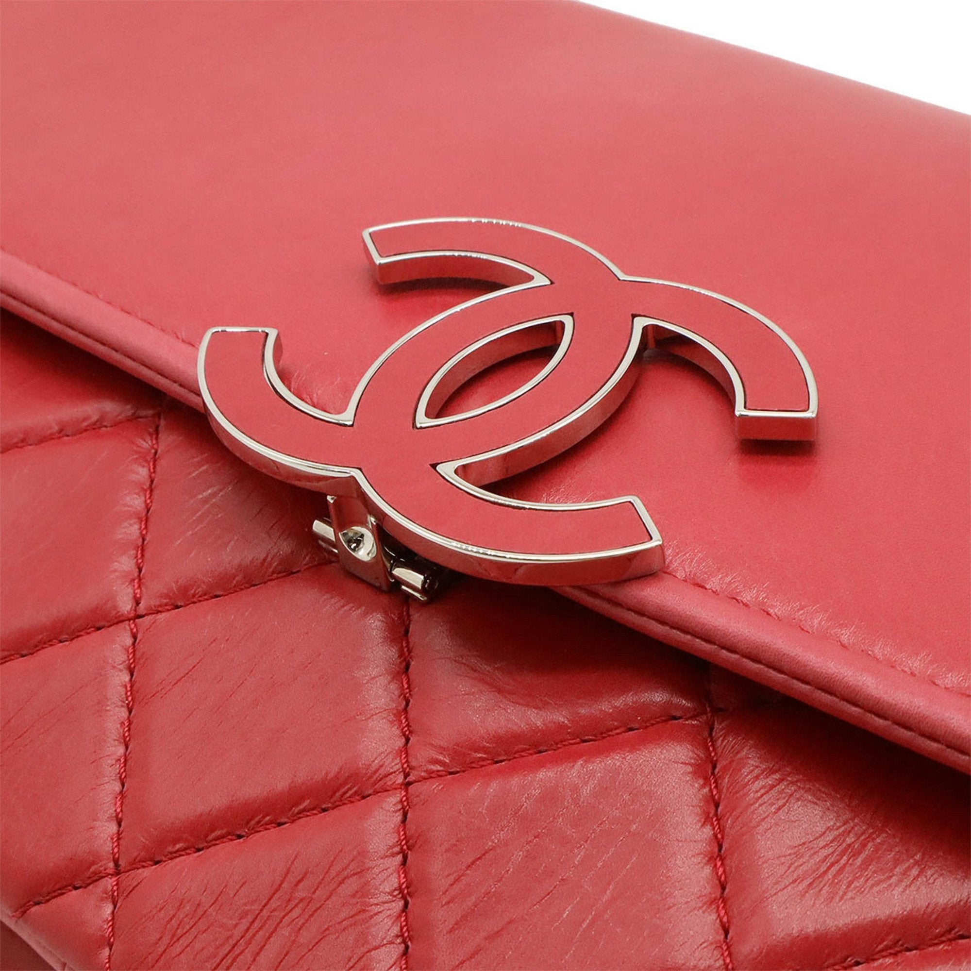 Chanel Pink Leather Shoulder Bag (Pre-Owned)