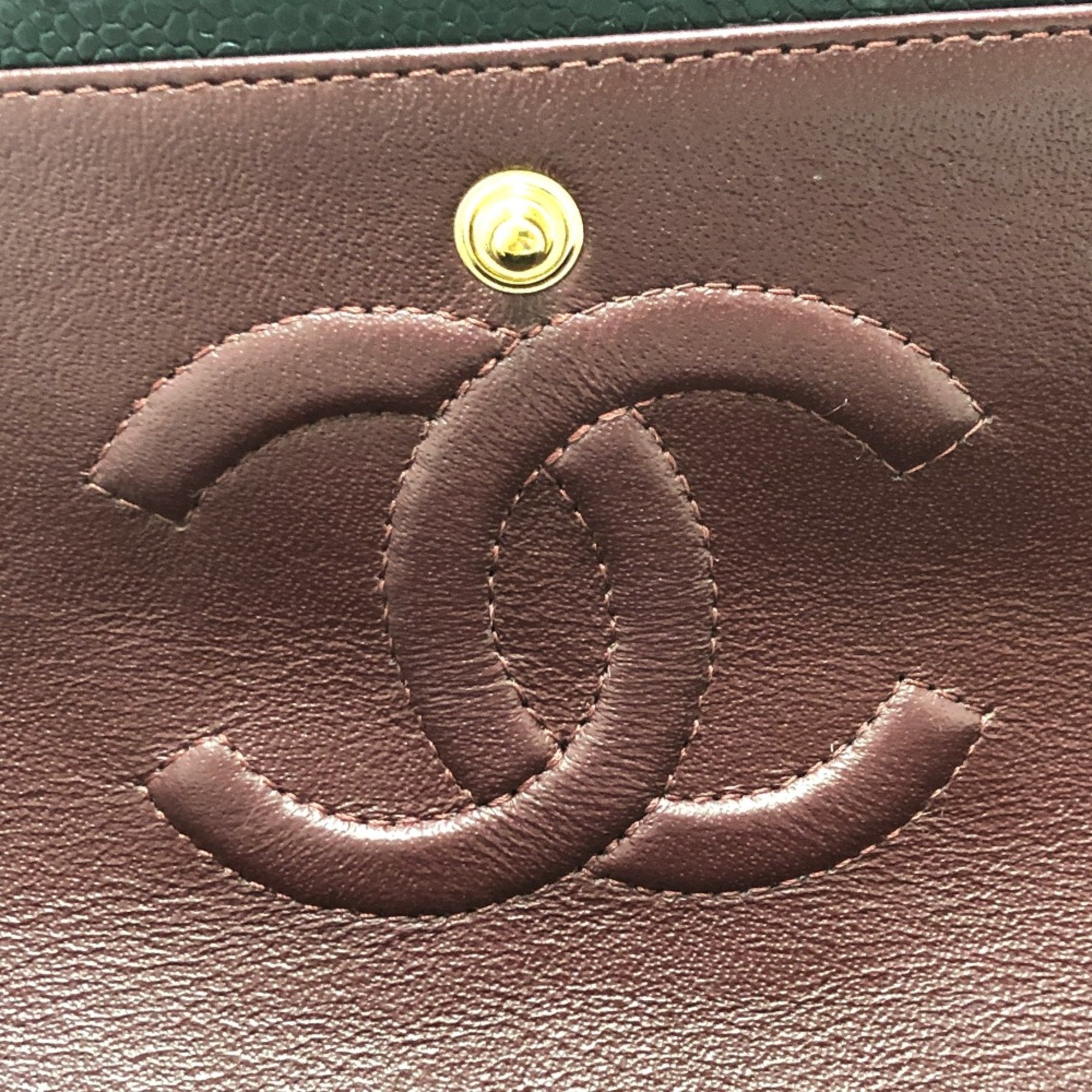 Chanel Black Leather Shoulder Bag (Pre-Owned)