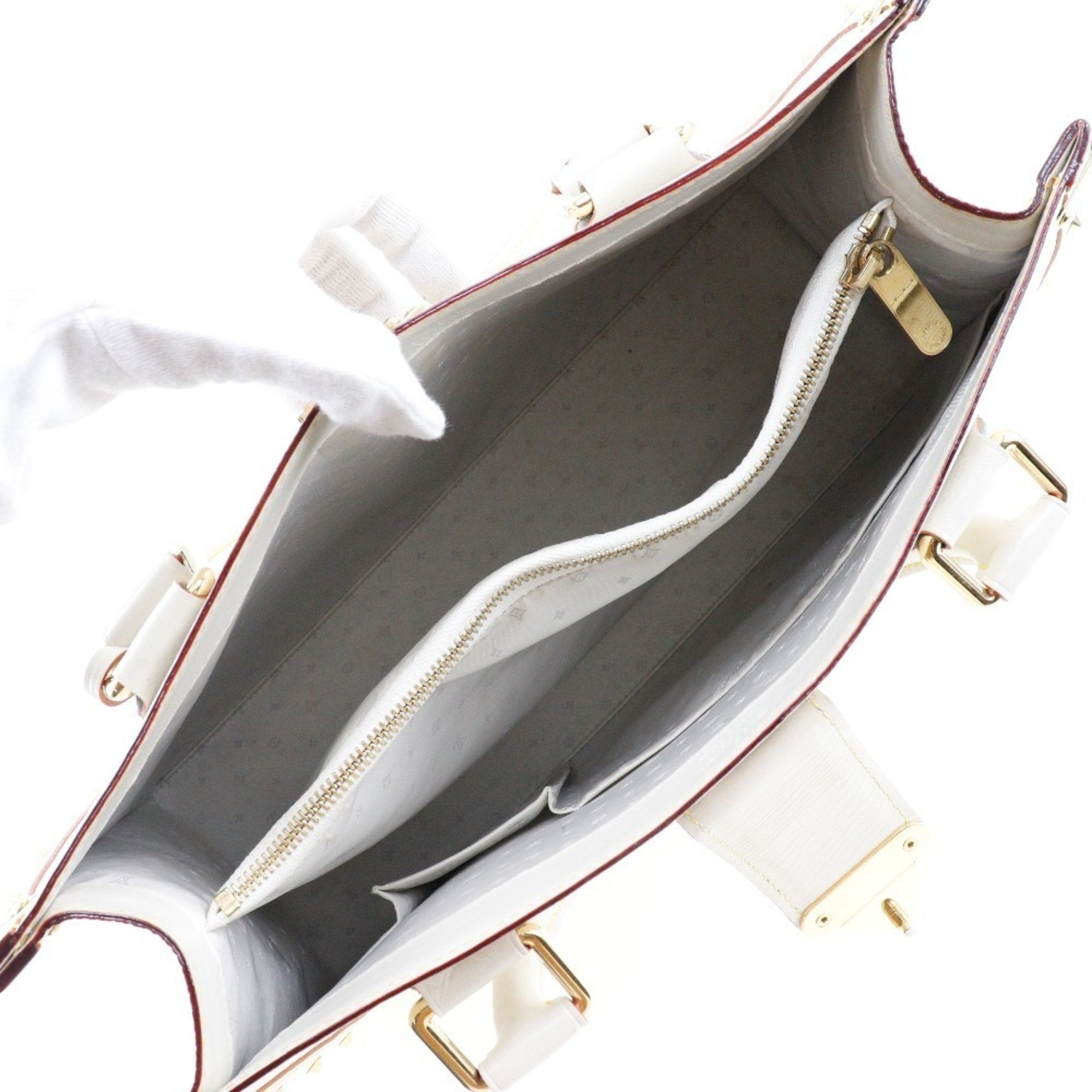 Louis Vuitton Blanc Leather Handbag (Pre-Owned)