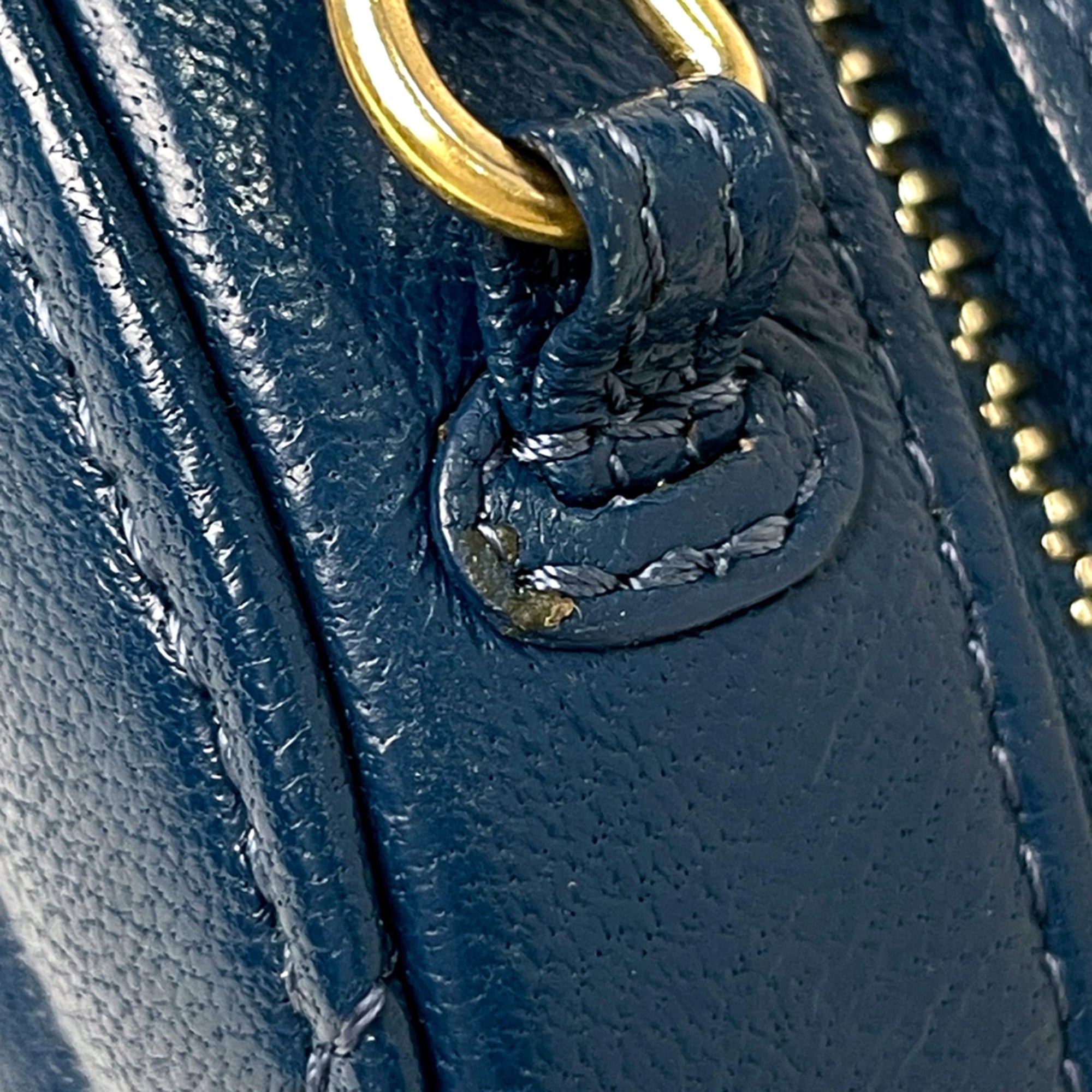 Chanel Blue Leather Shoulder Bag (Pre-Owned)