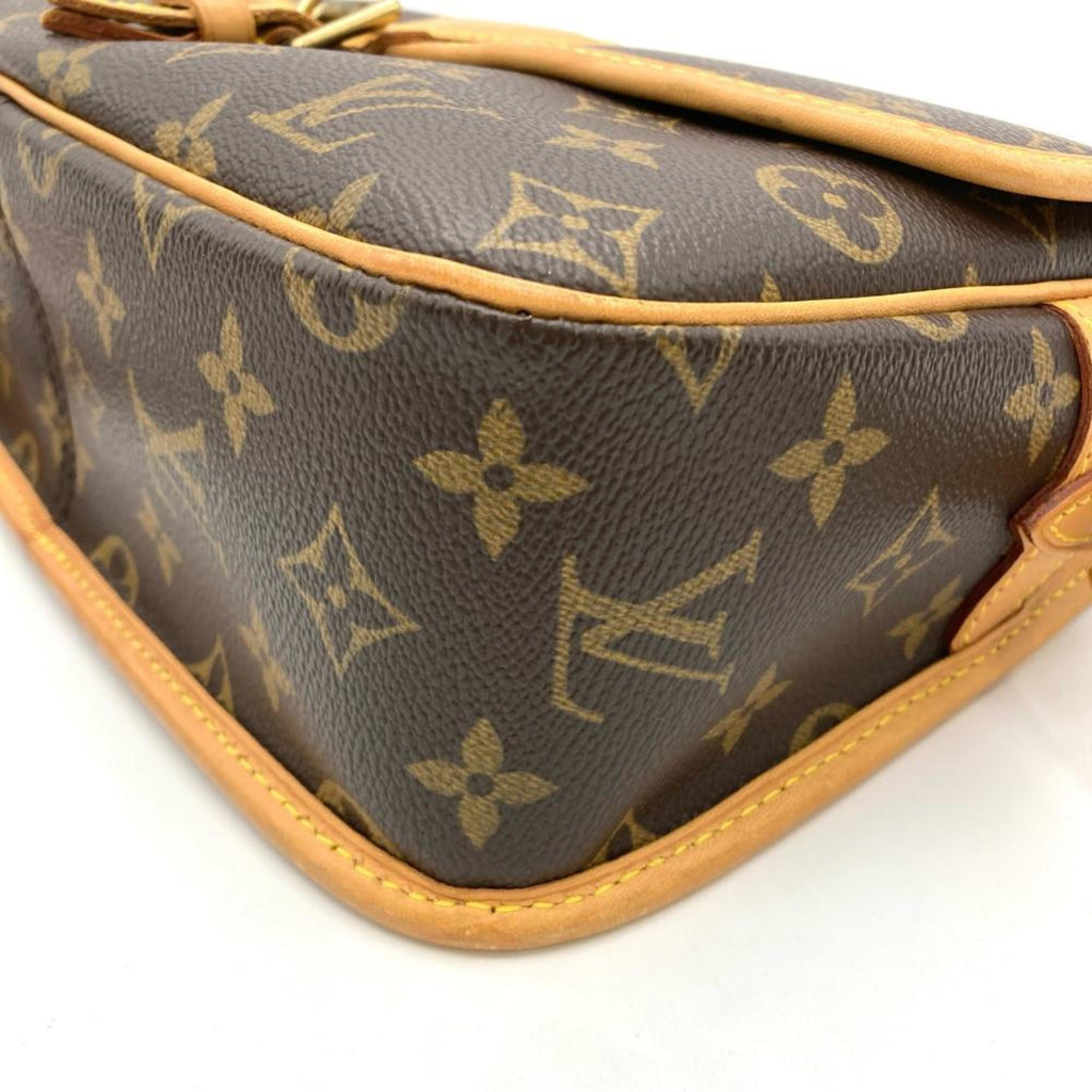 Louis Vuitton Monogram Brown Monogram Monogram Shoulder Bag (Pre-Owned)
