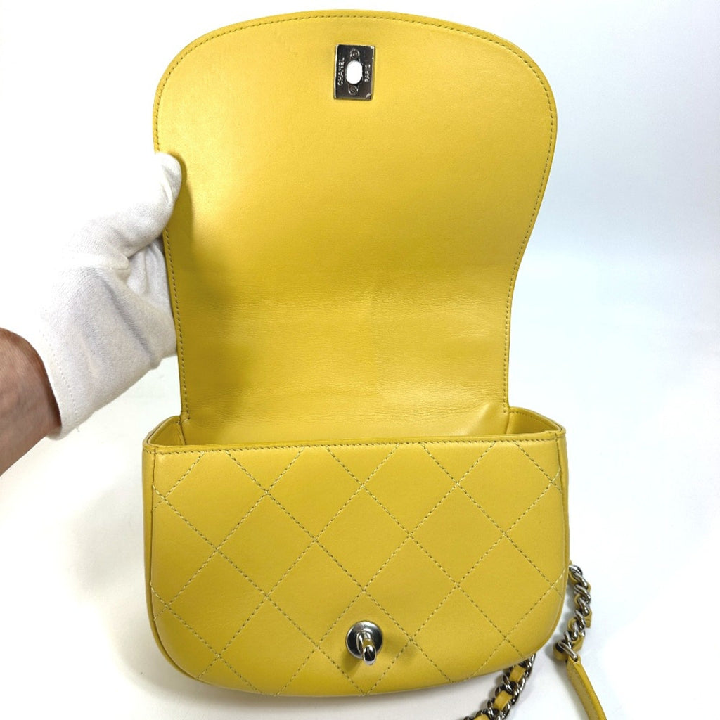 Chanel Yellow Leather Shoulder Bag (Pre-Owned)