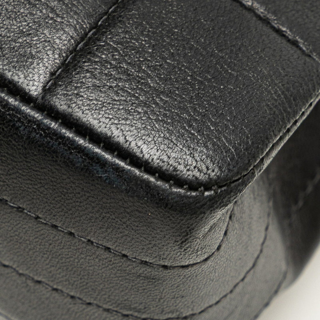 Chanel Black Leather Shoulder Bag (Pre-Owned)
