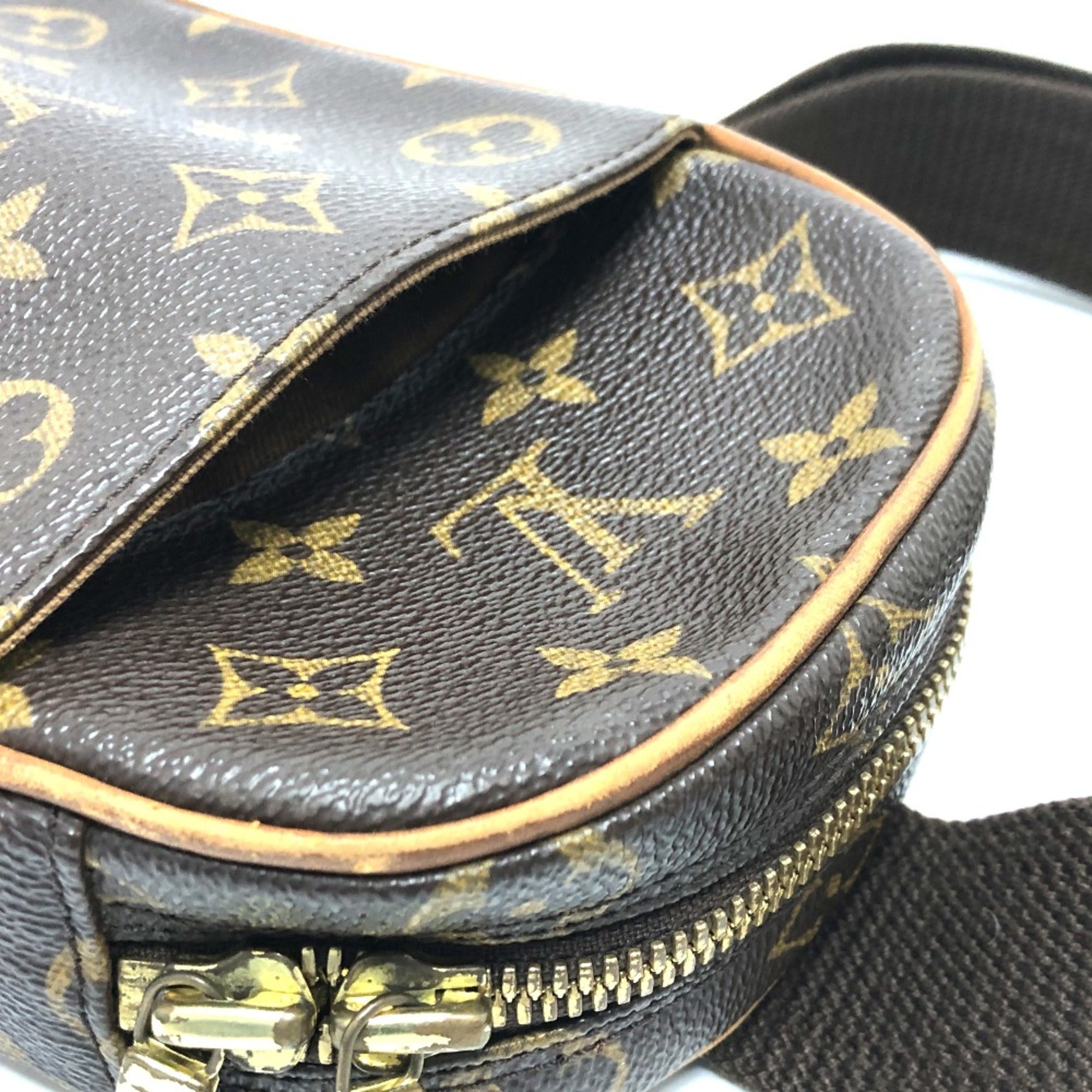 Louis Vuitton Brown Other Shoulder Bag (Pre-Owned)
