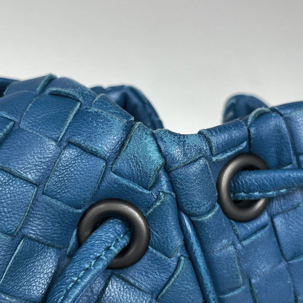 Bottega Veneta Blue Leather Shoulder Bag (Pre-Owned)