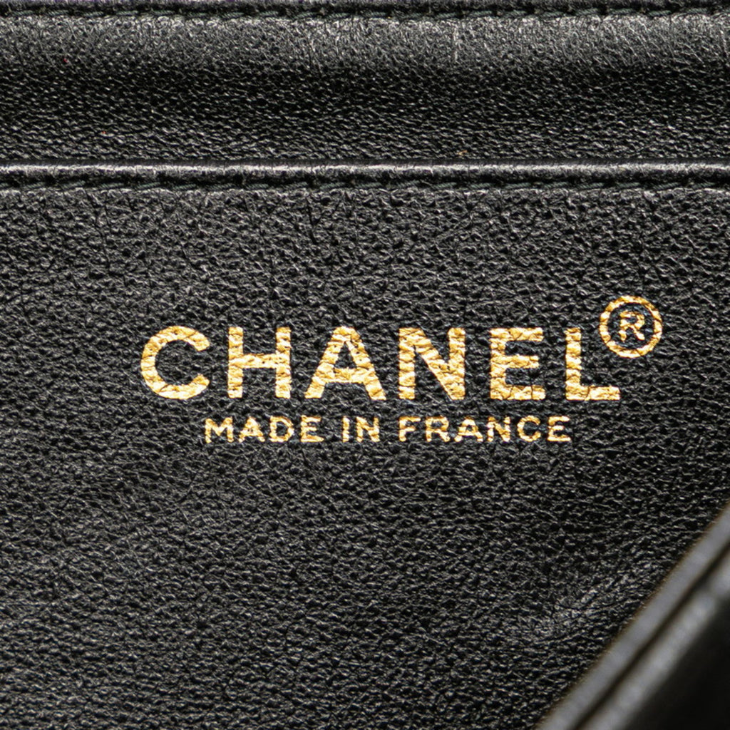 Chanel Black Leather Shoulder Bag (Pre-Owned)