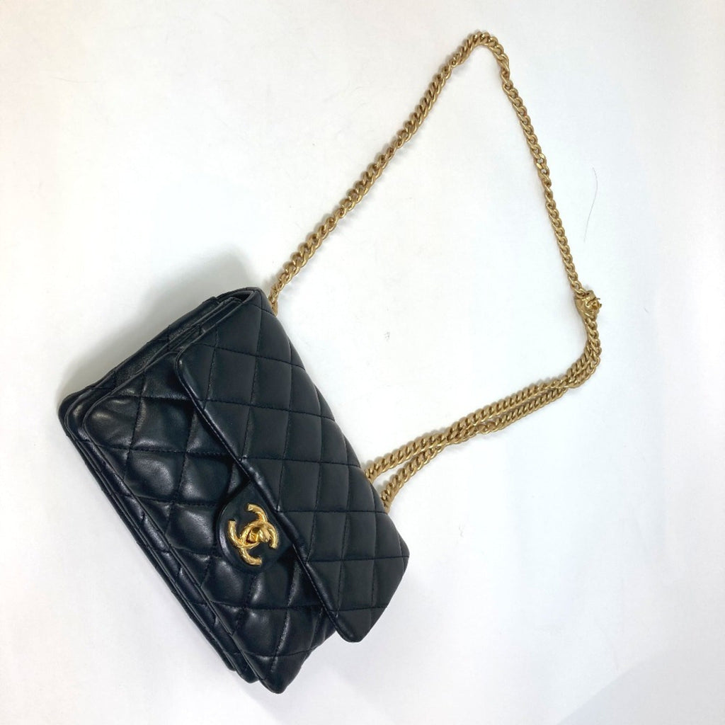Chanel Black Leather Shoulder Bag (Pre-Owned)