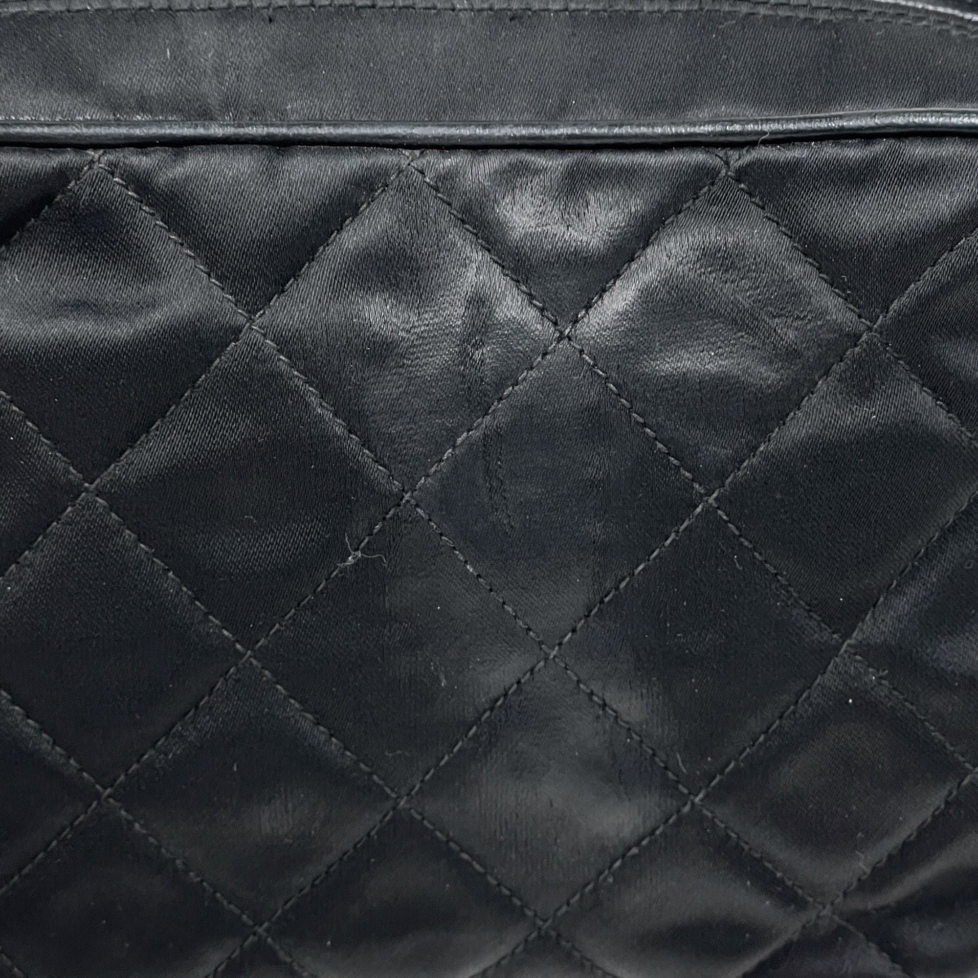 Chanel Matelasse Black Fabric Leather Shoulder Bag (Pre-Owned)